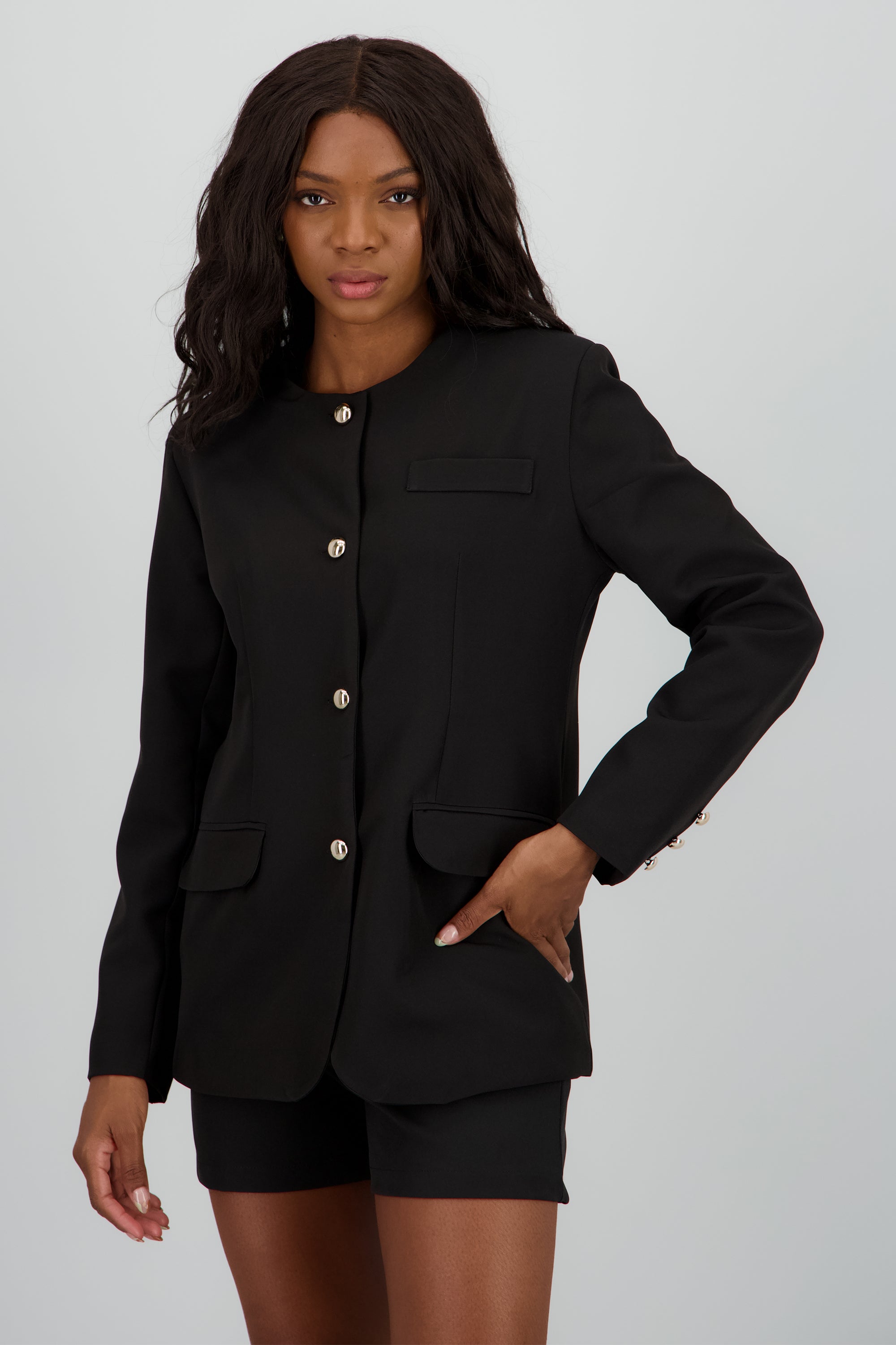 Blazer cuello redondo boton dorado NEGRO