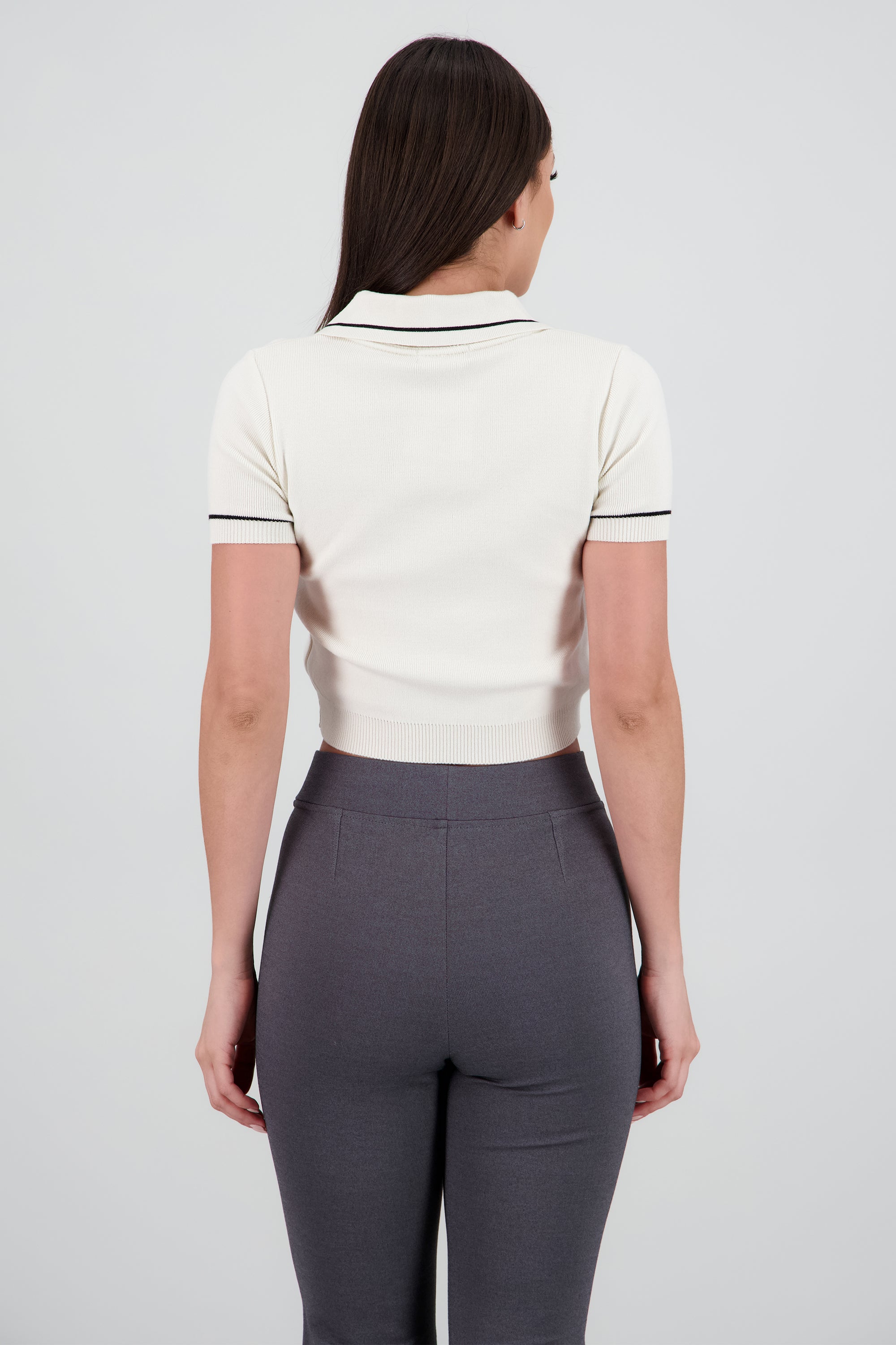 Top cuello camisero contraste HUESO COMBO