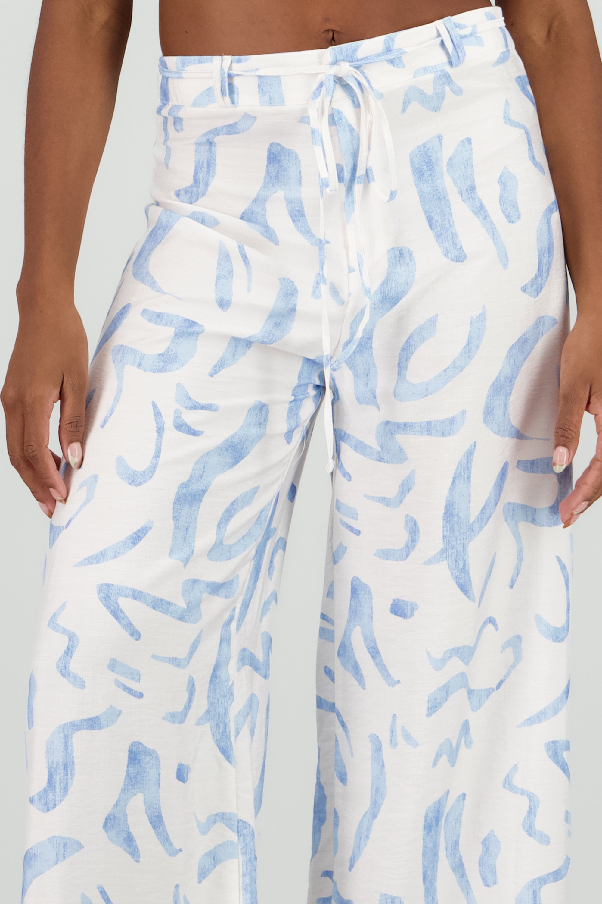 Pantalon estampado geometrico fluido AZUL COMBO