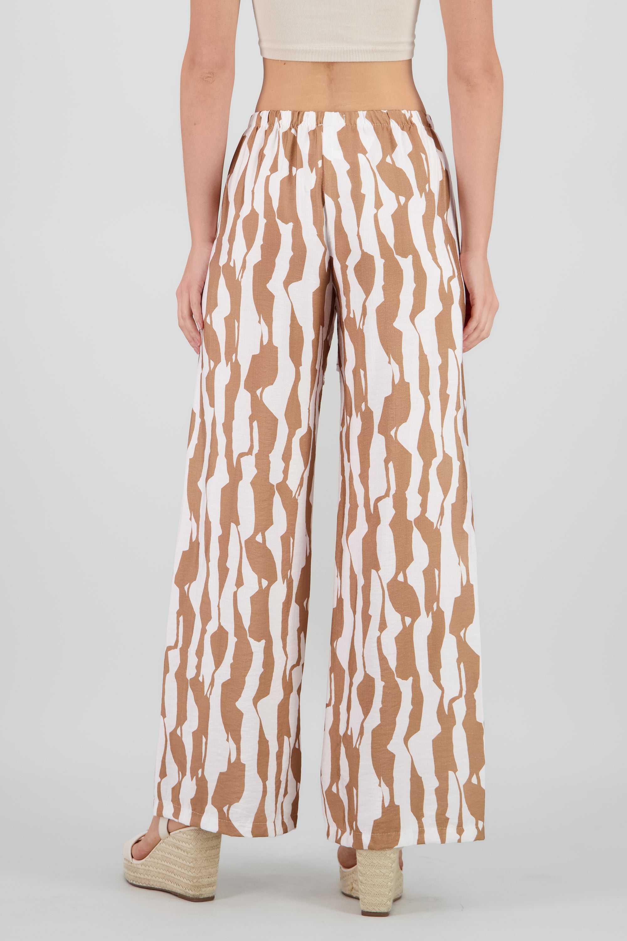 Pantalon estampado grecas fluido CAFE COMBO