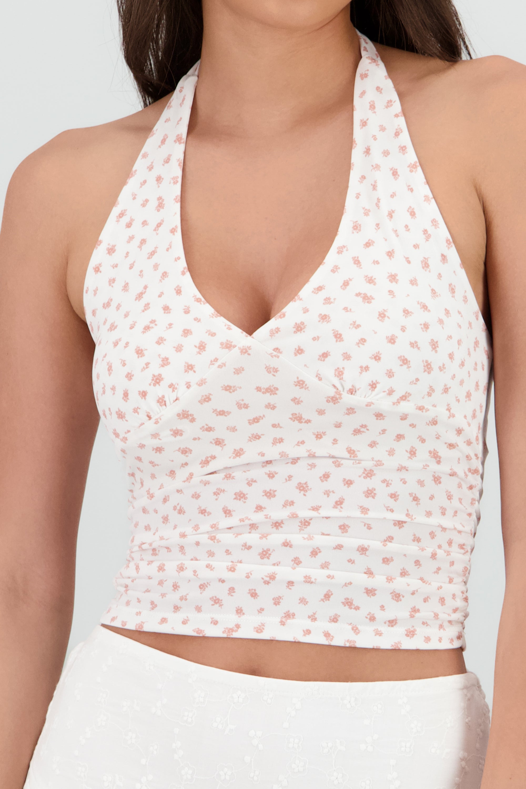 Top halter estampado flores BLANCO COMBO