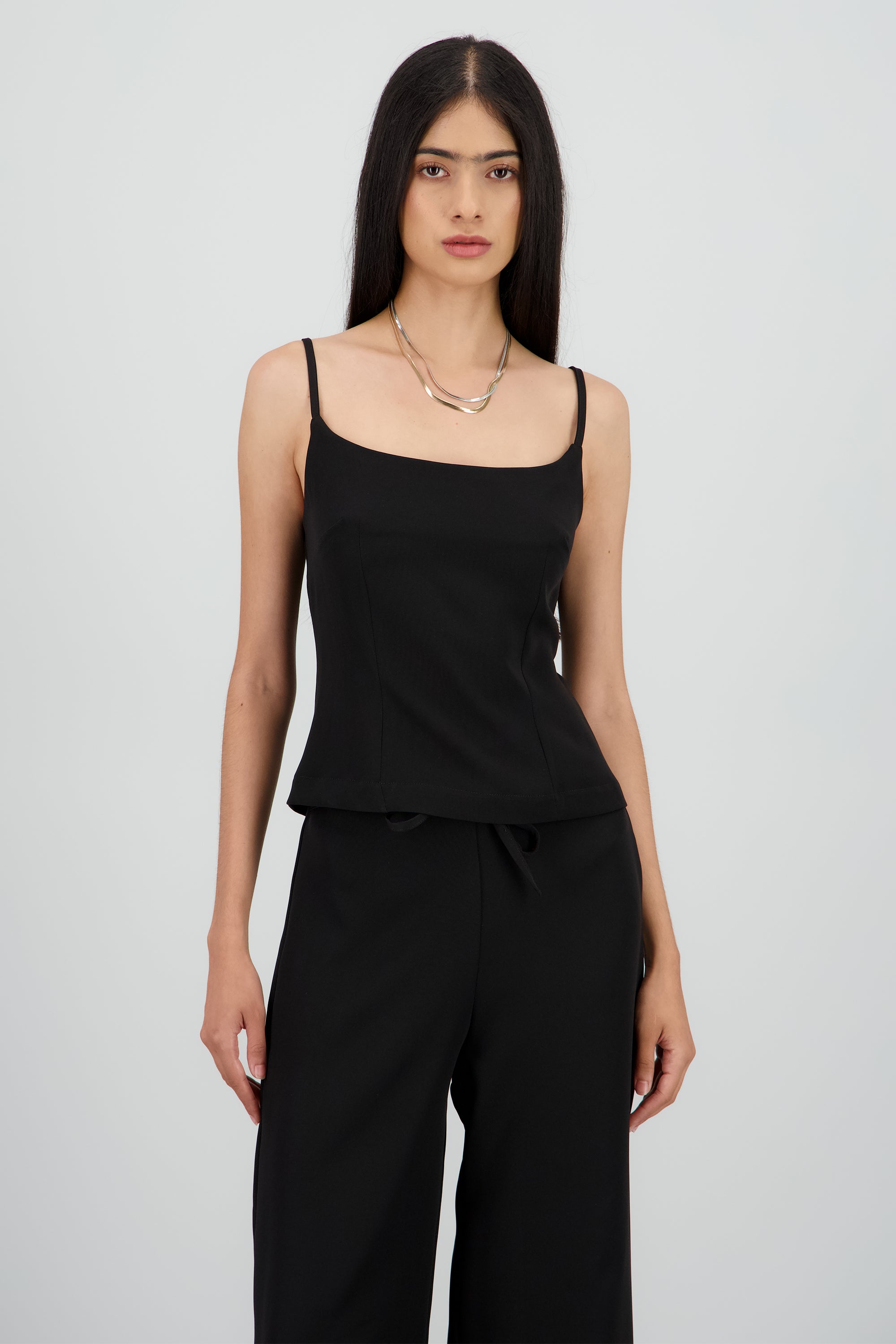 Blusa tirantes detalle pinzas NEGRO