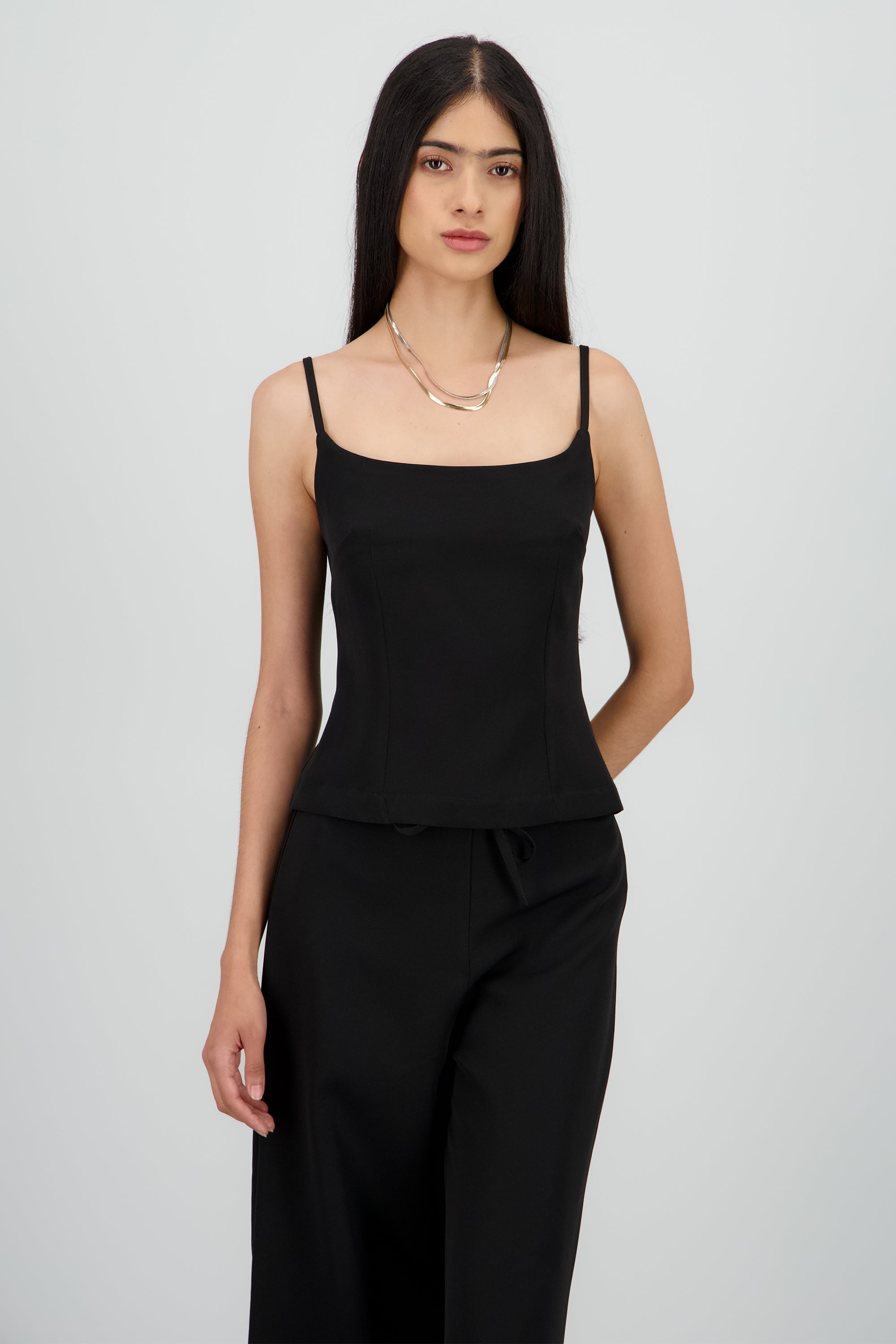 Blusa tirantes detalle pinzas NEGRO