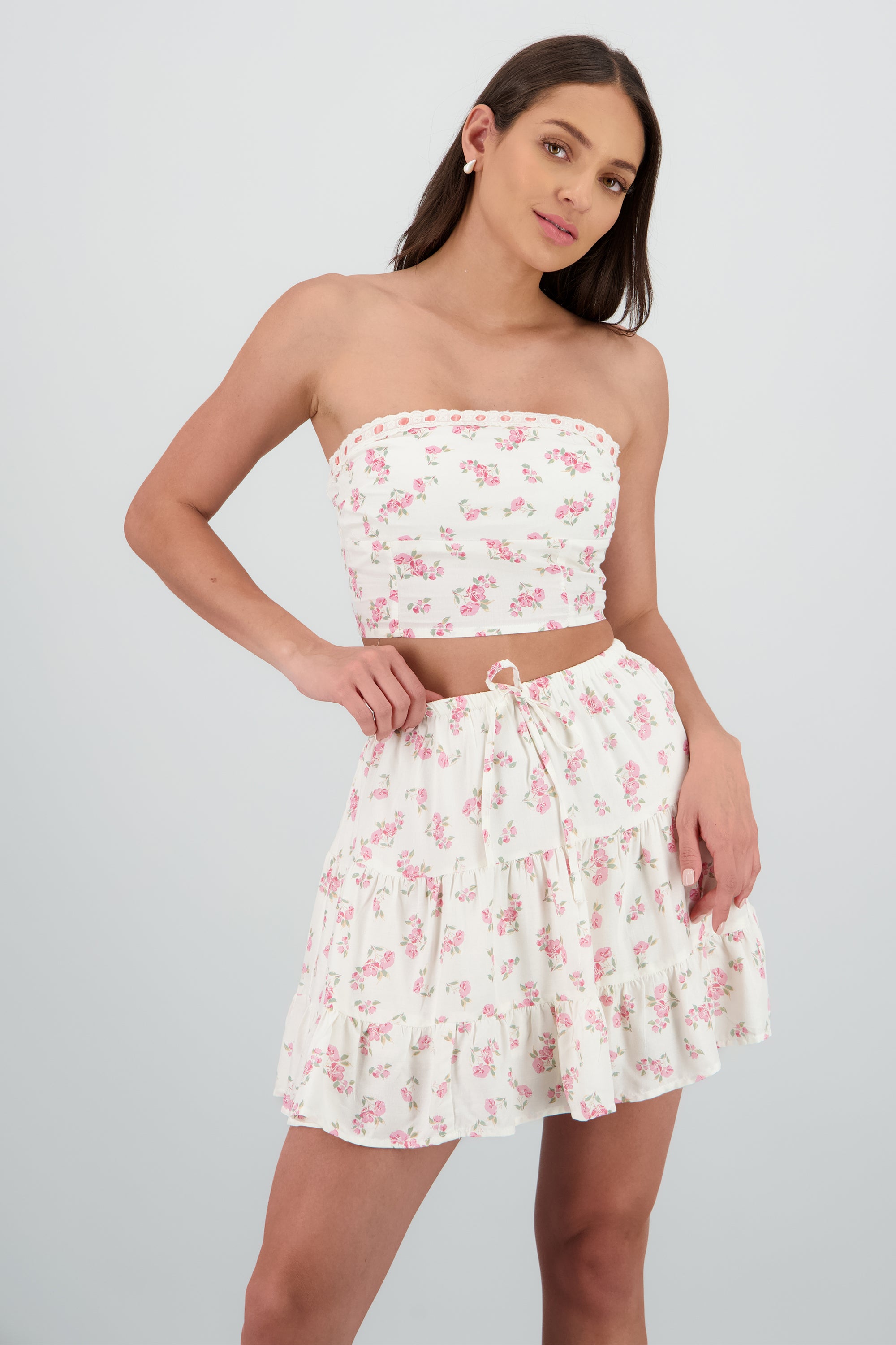 Top bandeau flores detalle encaje BLANCO COMBO