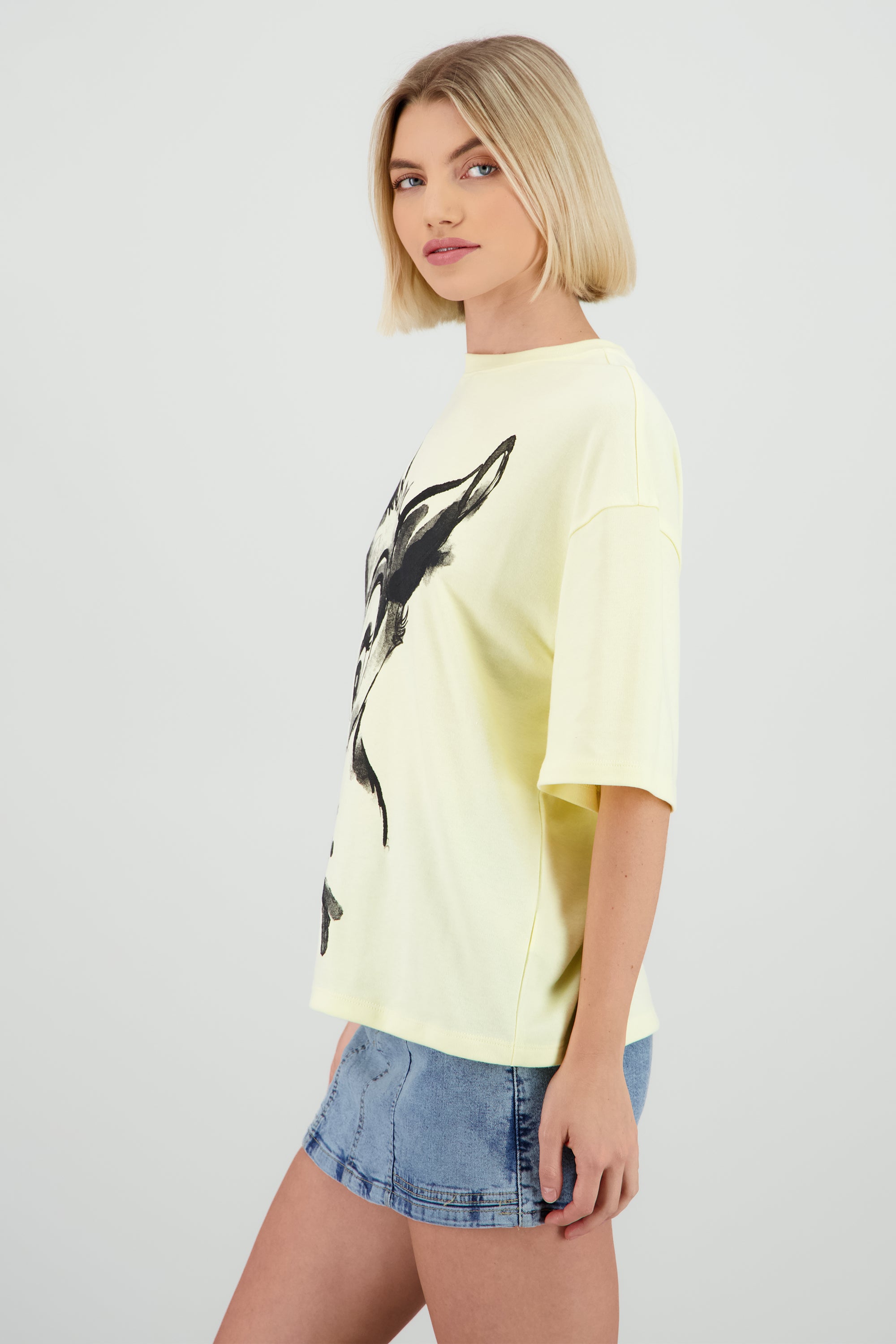 Playera over Bambi trazo AMARILLO PASTEL
