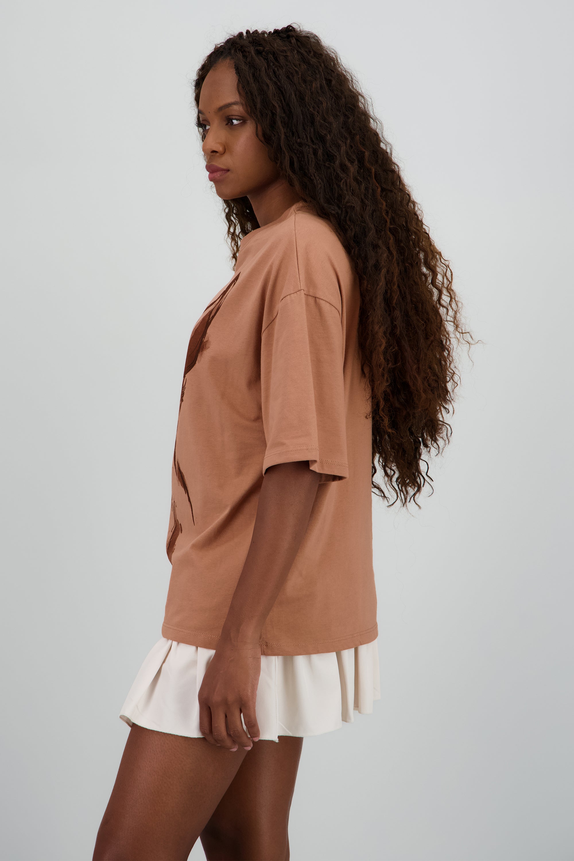 Playera over Bambi trazo CAFE