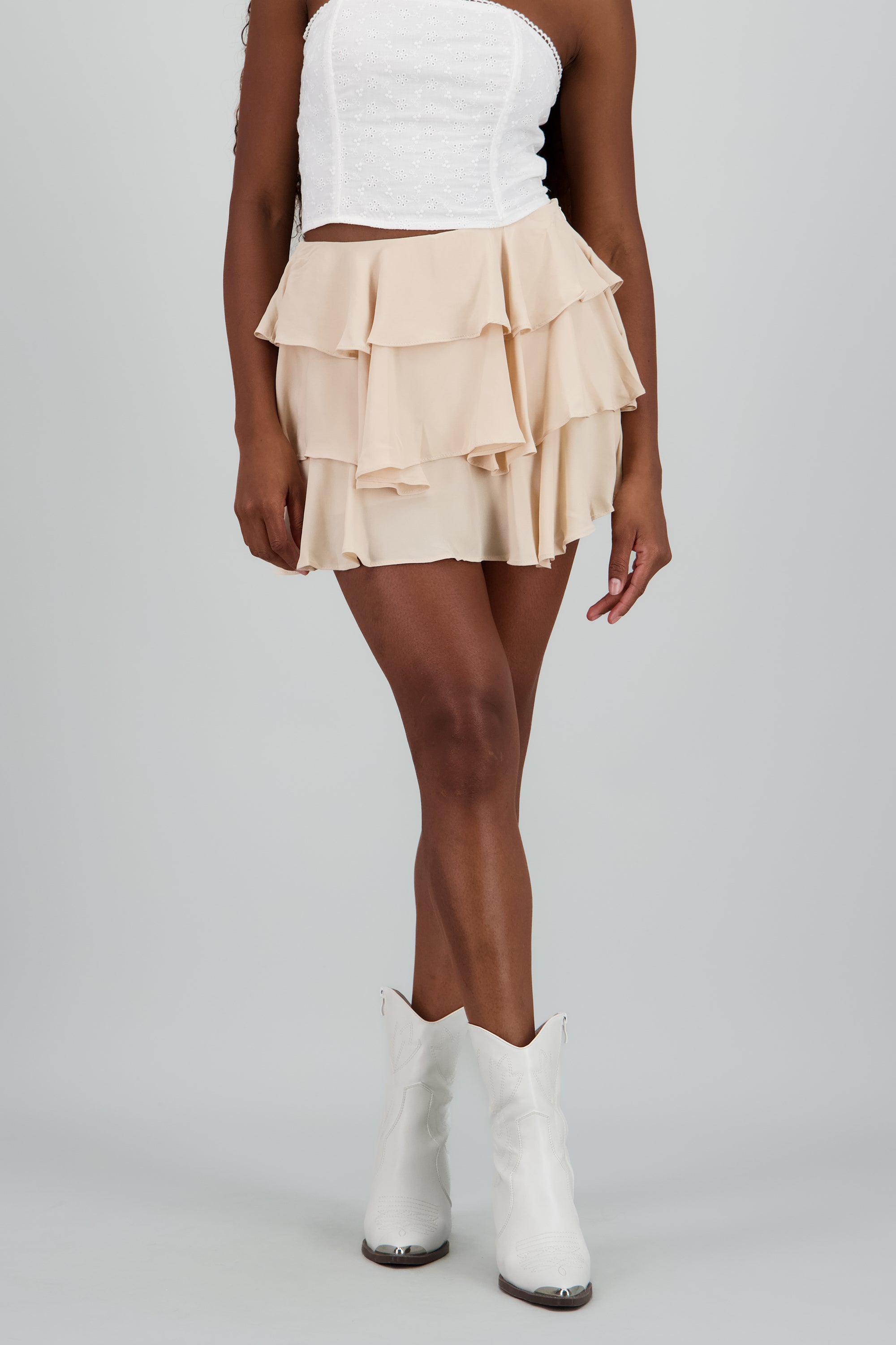 Falda capas olanes forrado con short NUDE