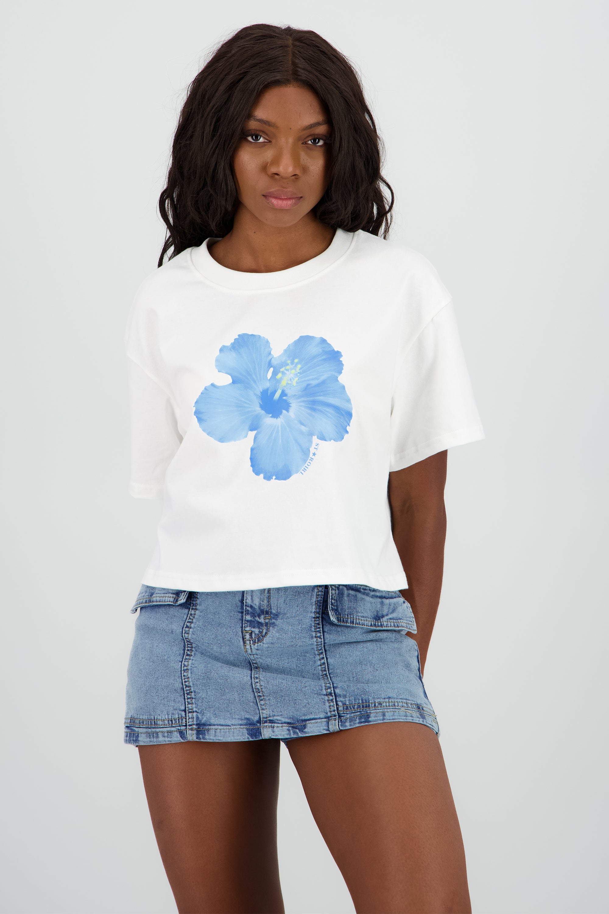 Playera manga corta estampado flor AZUL COMBO