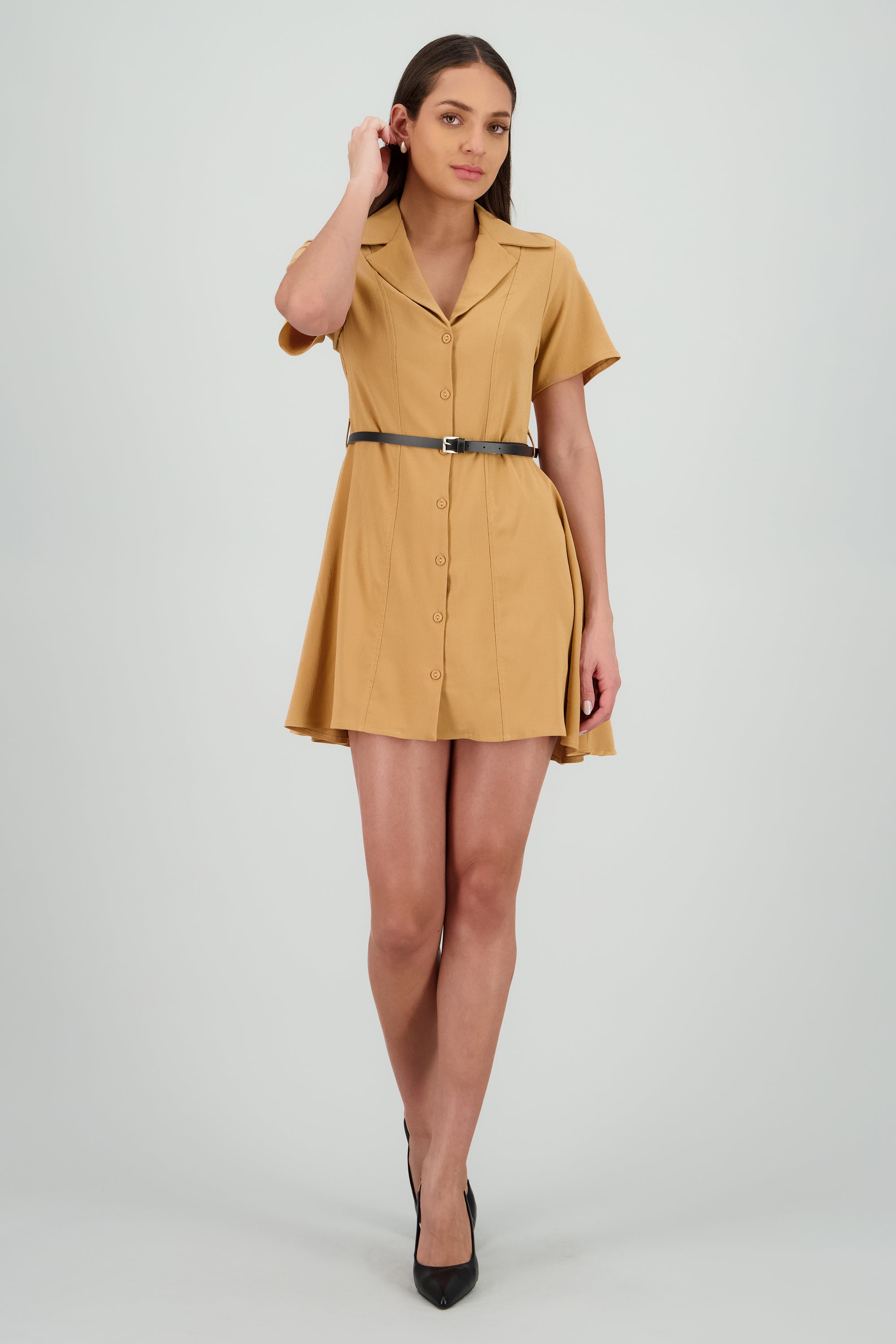 Vestido mini cuello camisero cinturon CAMELLO