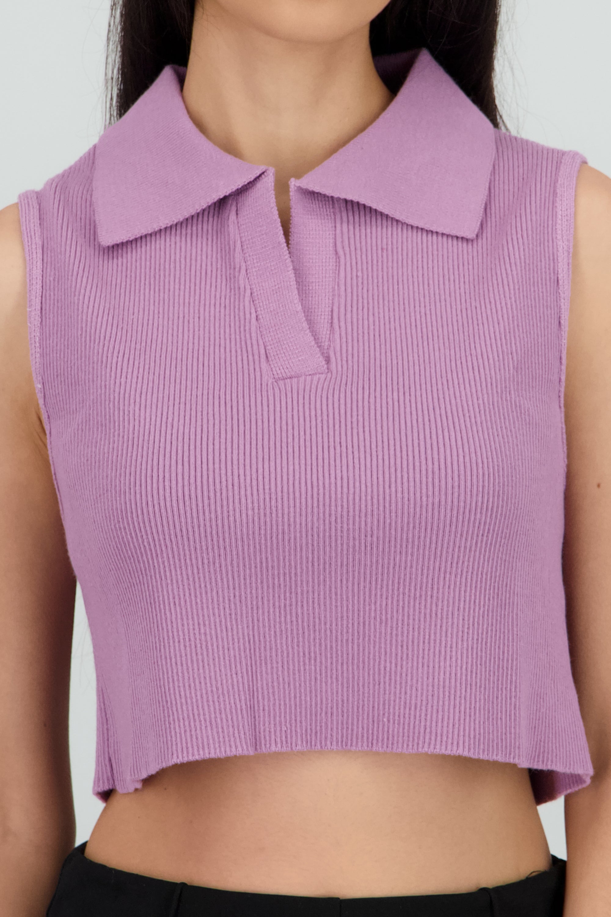 Top crop liso cuello polo LILA