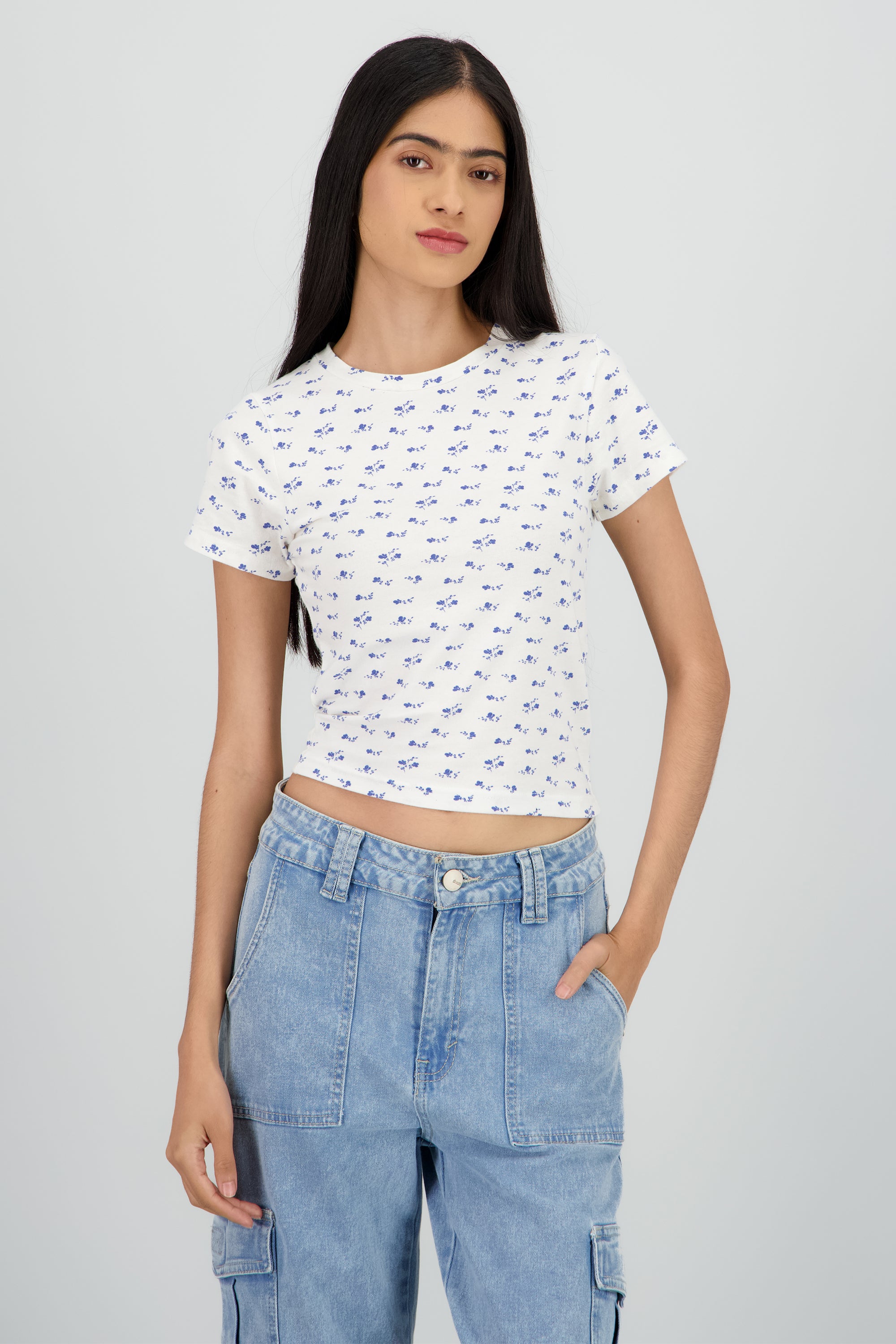 Top manga corta flores HUESO COMBO