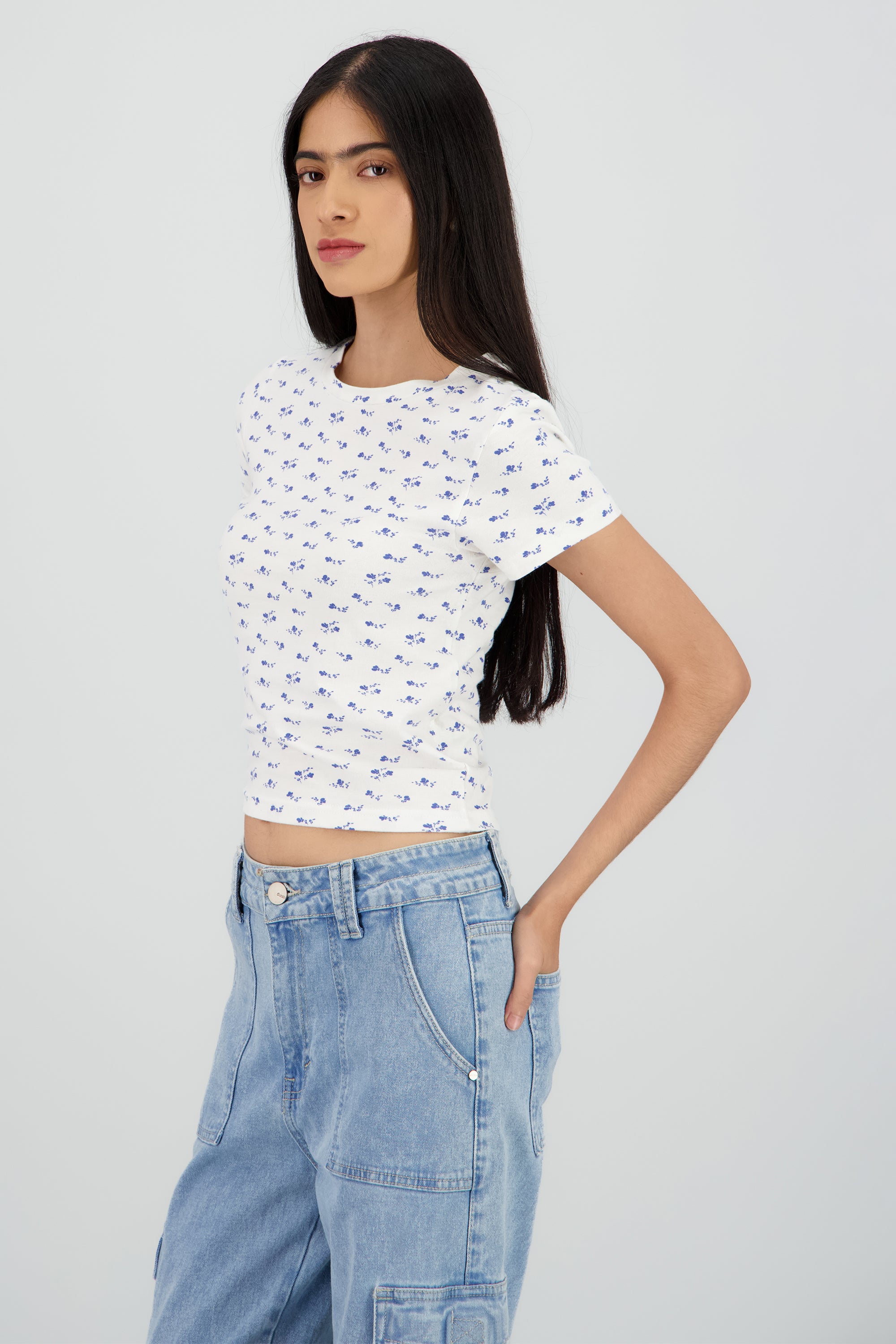 Top manga corta flores HUESO COMBO