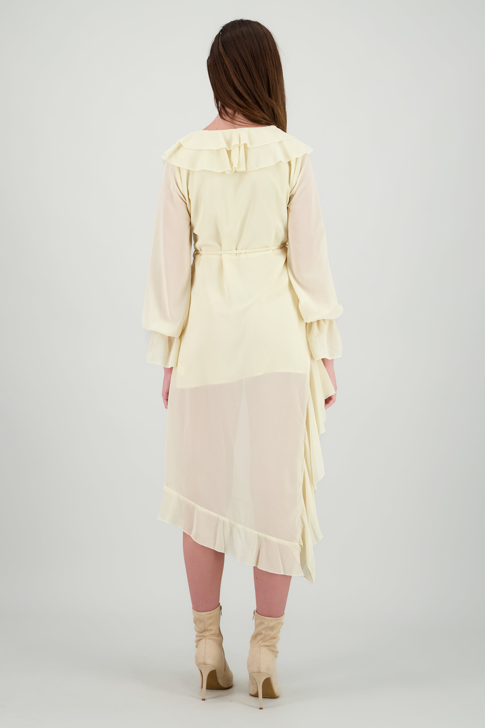 Vestido maxi liso con olanes CREMA