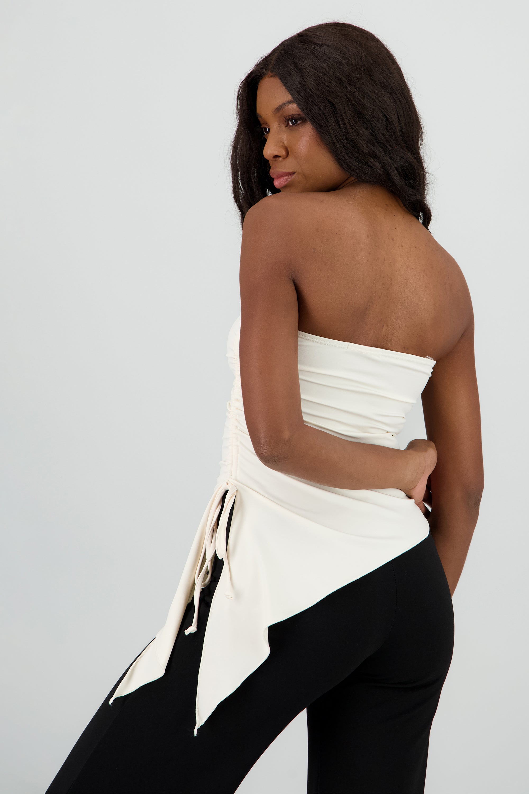 Top con jareta strapless liso BLANCO