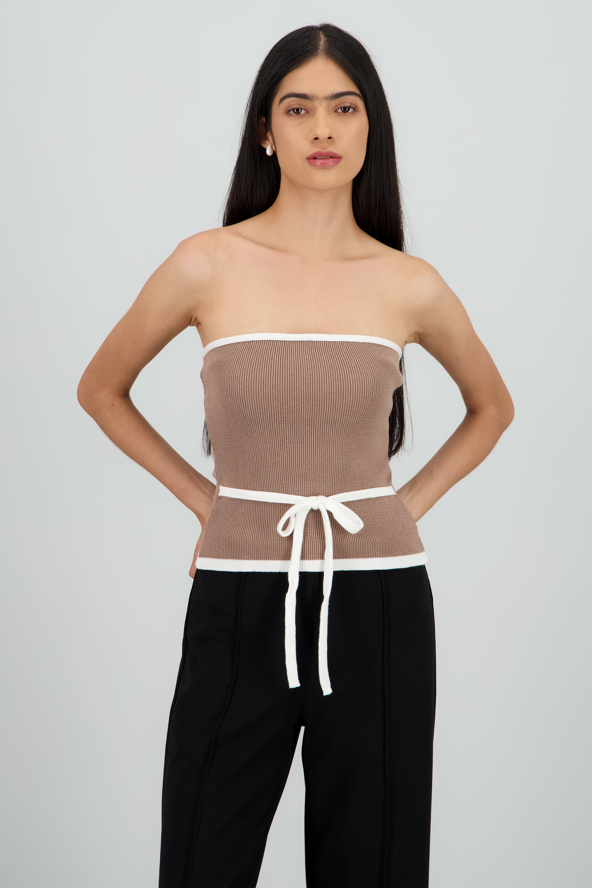 Top strapless detalle moño contraste CAFE