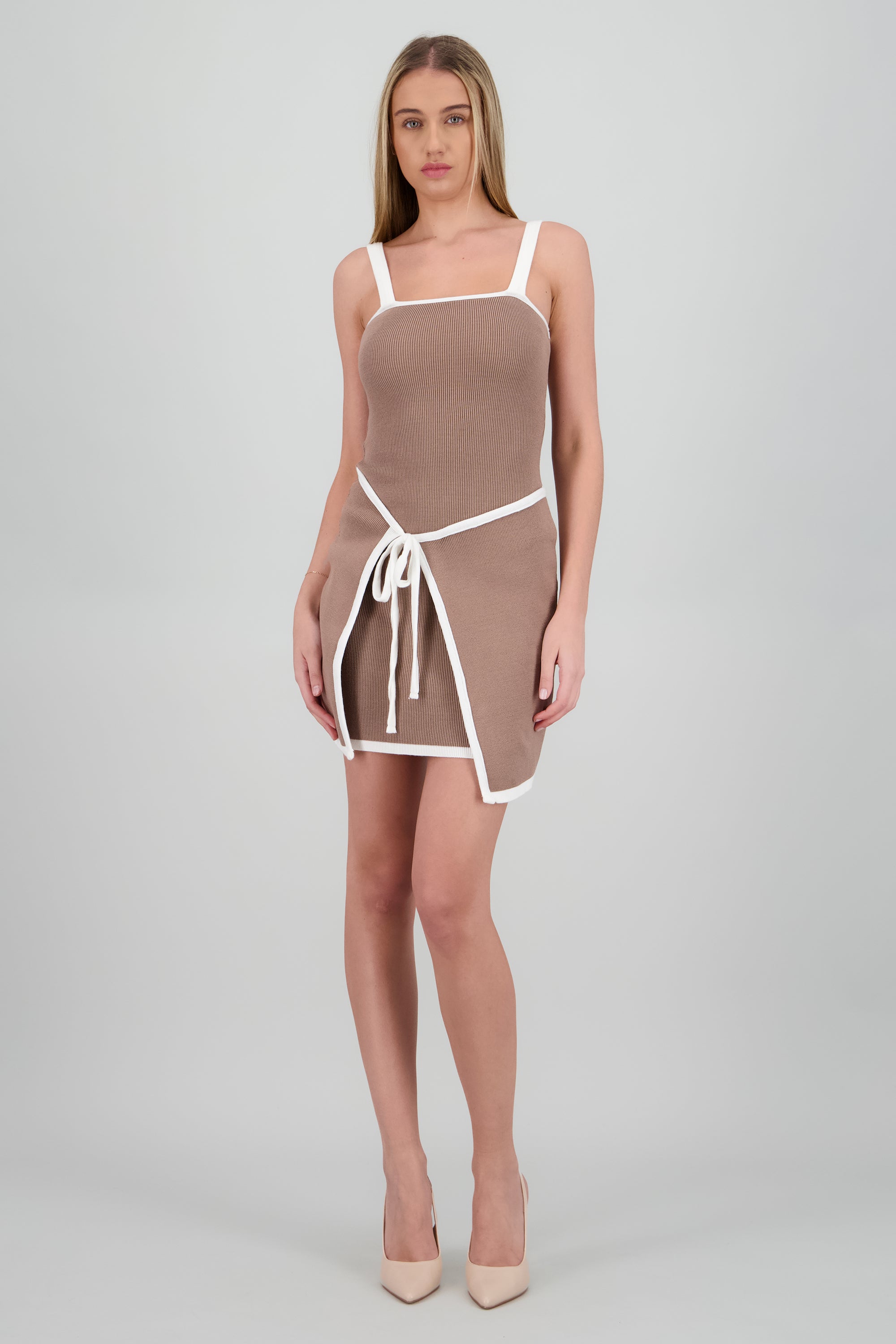 Vestido tirantes contraste detalle laso CAFE