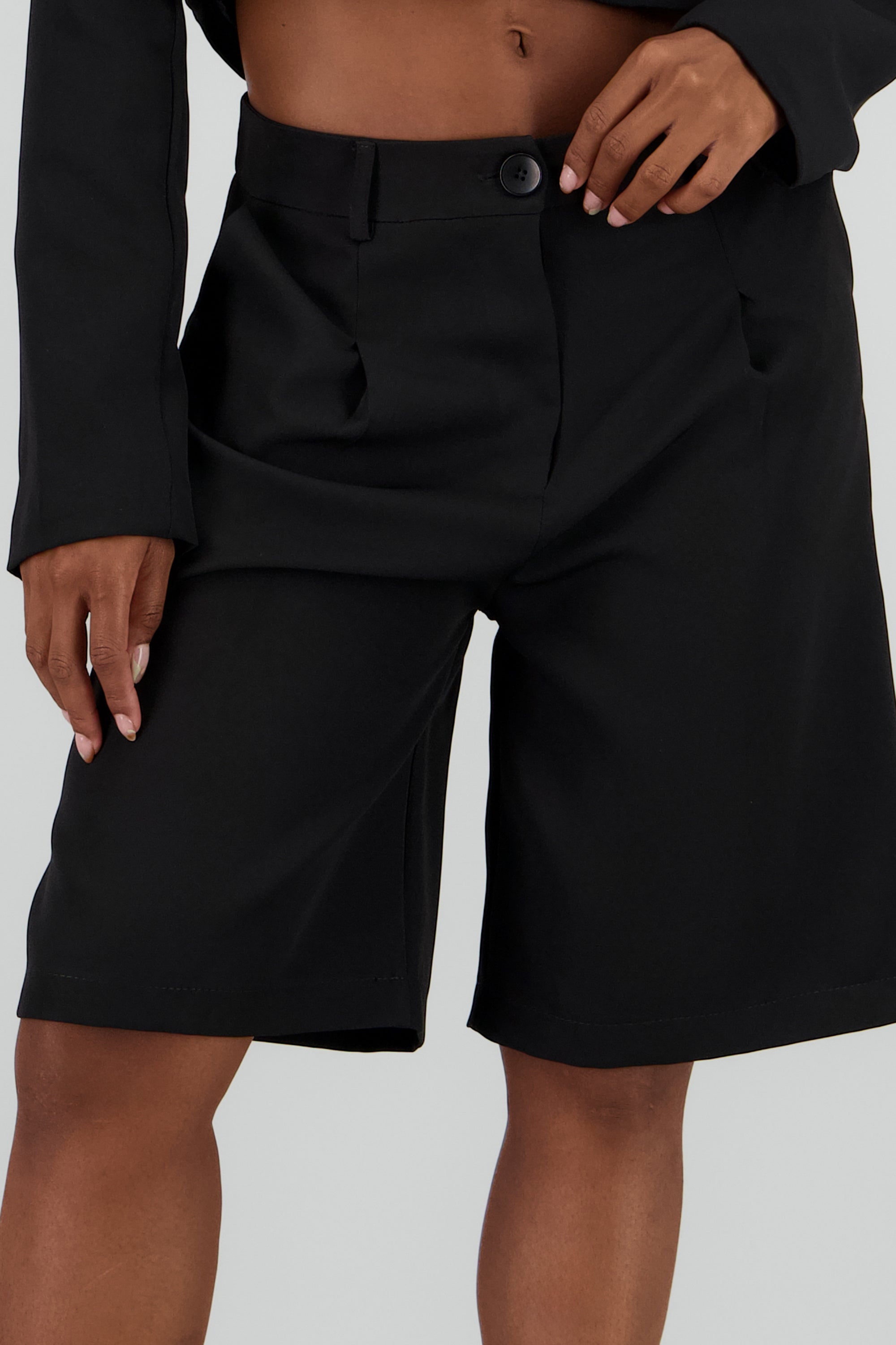 Bermudas detalle bolsas NEGRO