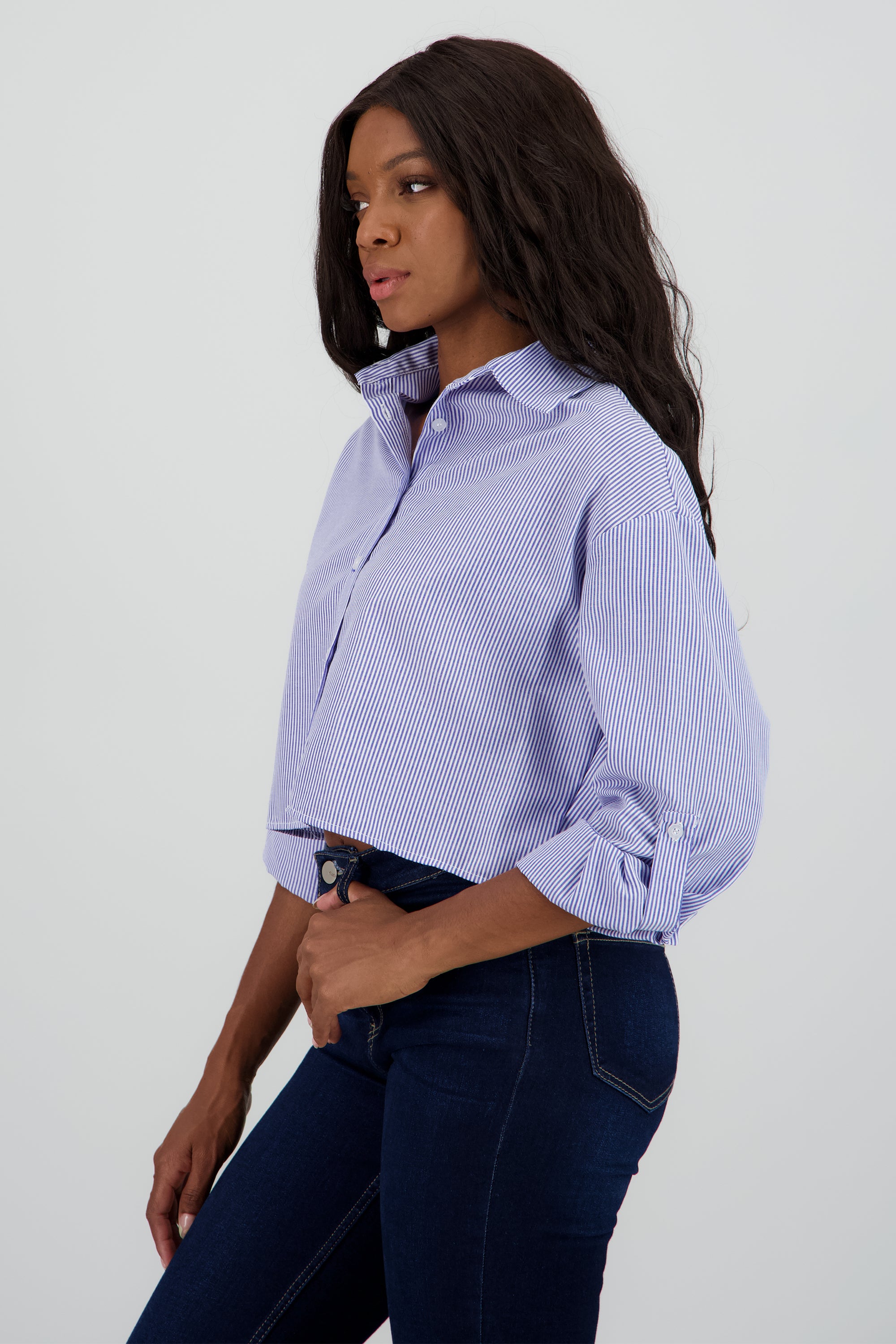 Camisa crop detalle mangas MARINO COMBO