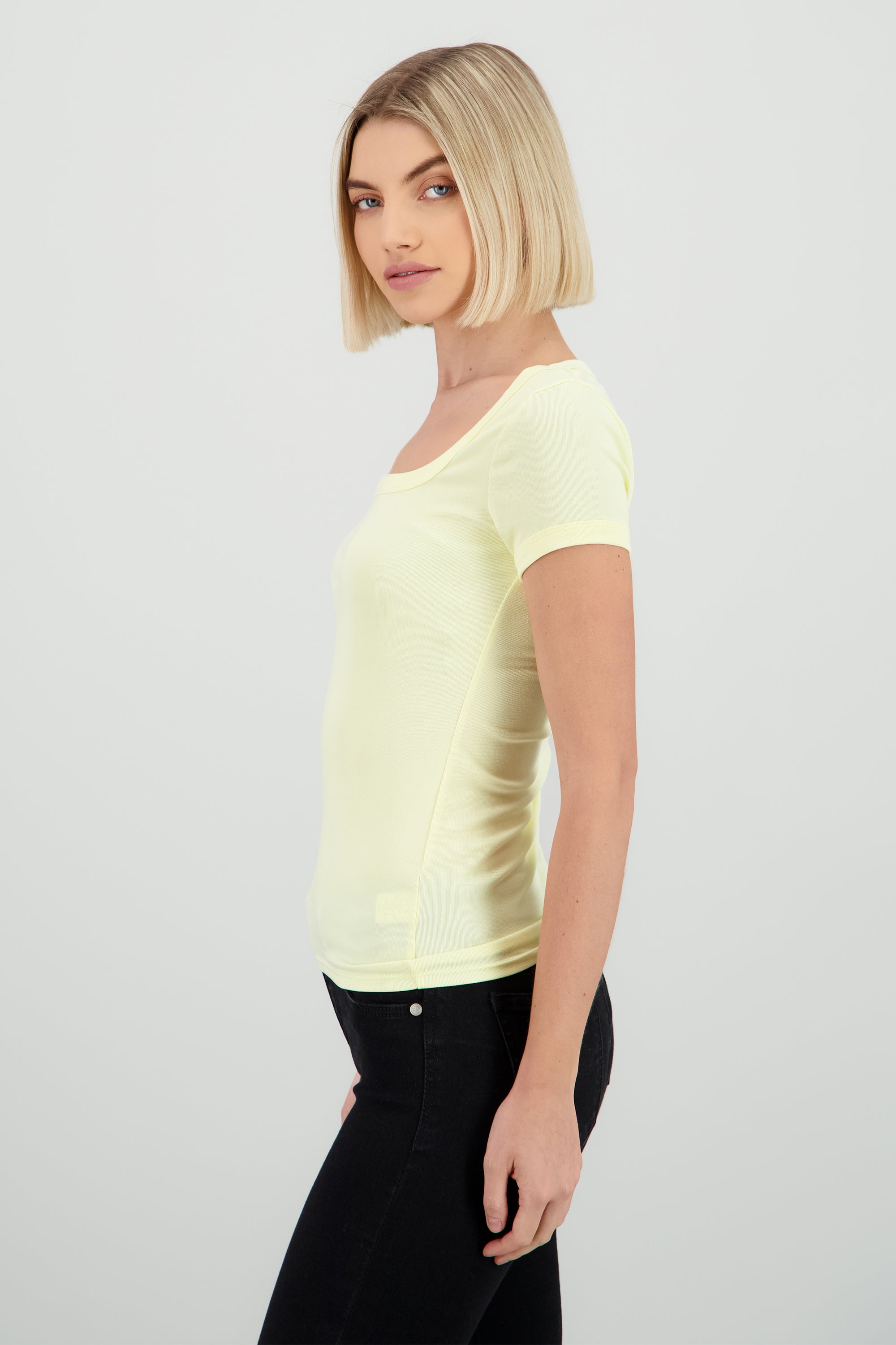 Top basico escote cuadrado AMARILLO