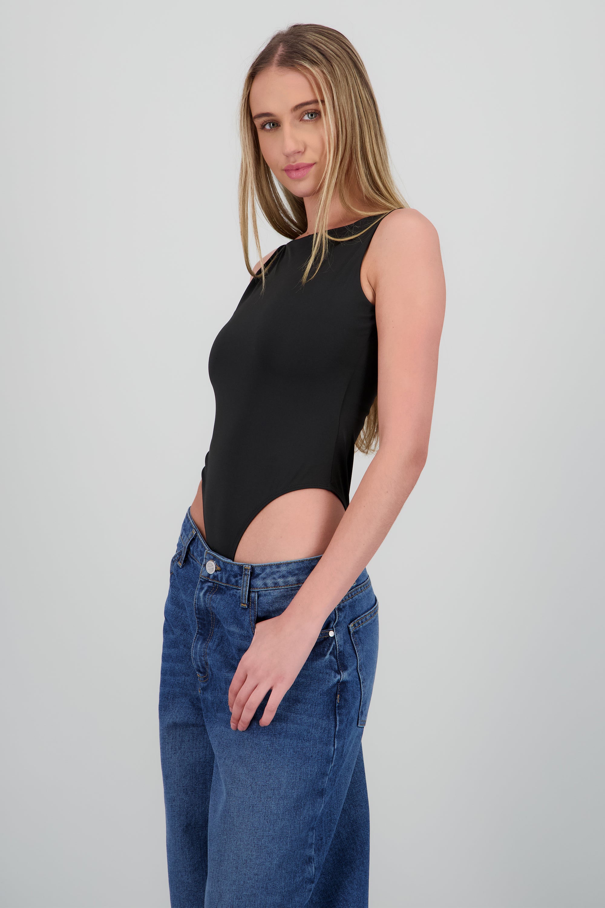 Body liso sin mangas NEGRO