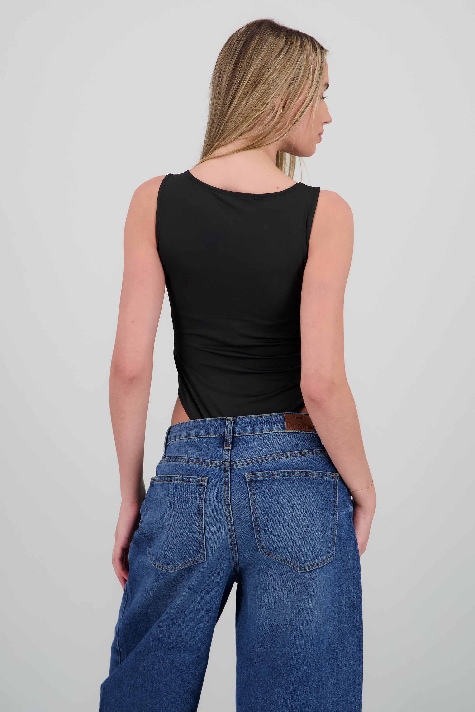 Body liso sin mangas NEGRO