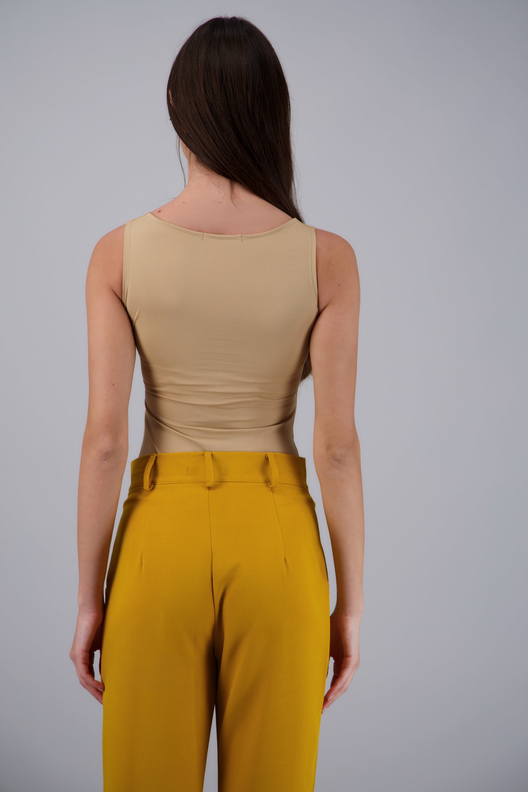 Body liso sin mangas GREIGE