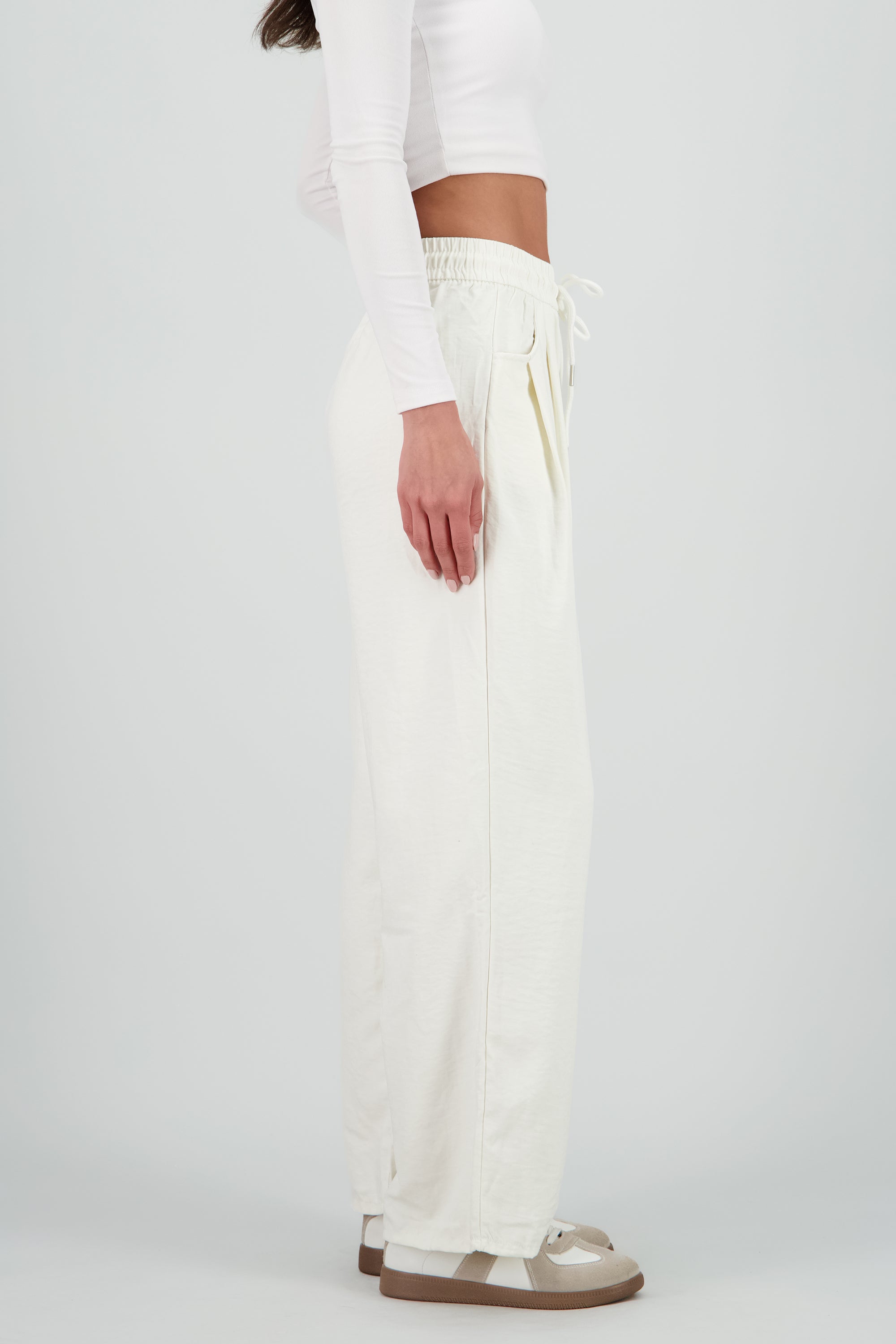 Pantalon jareta con bolsas CREMA