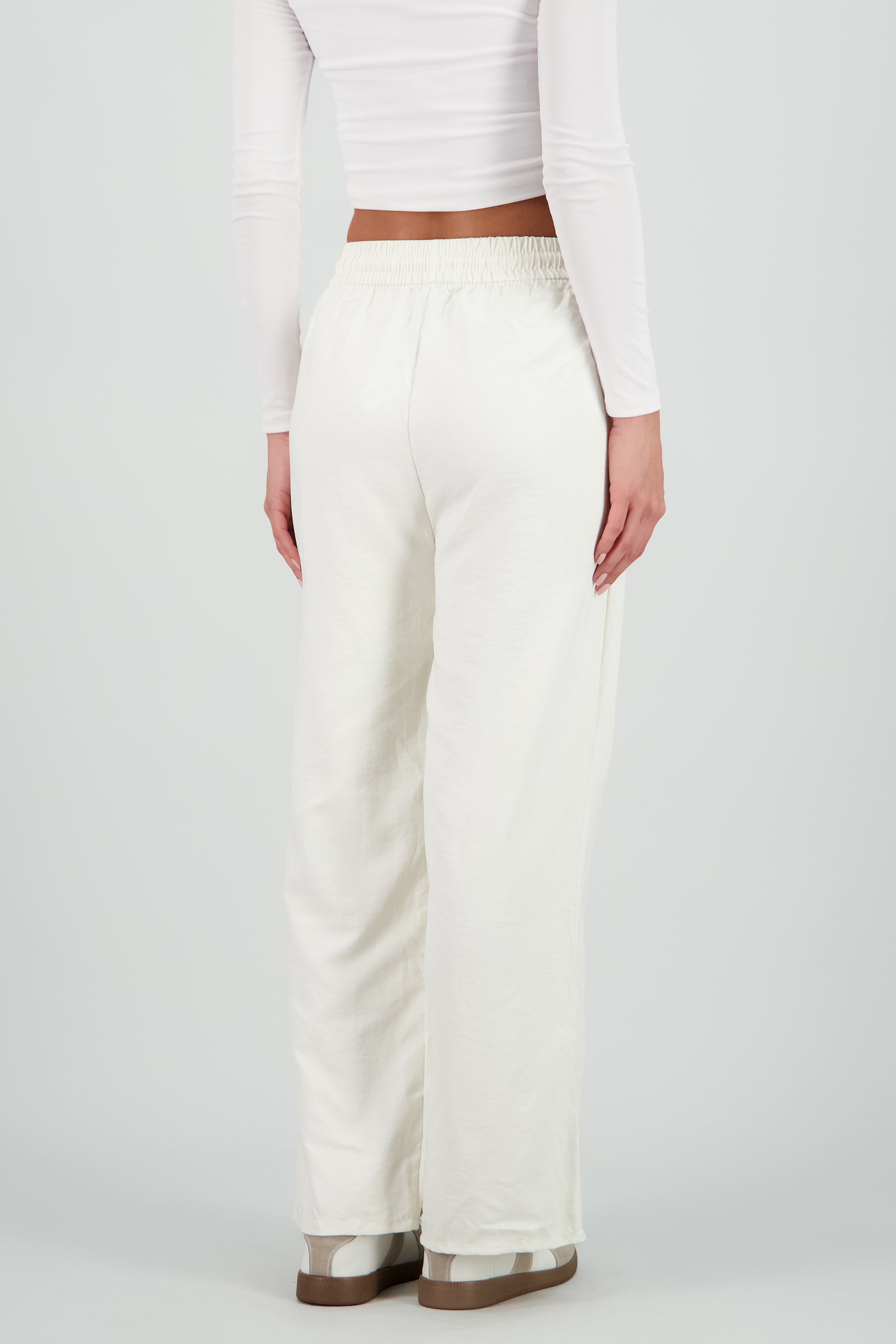 Pantalon jareta con bolsas CREMA
