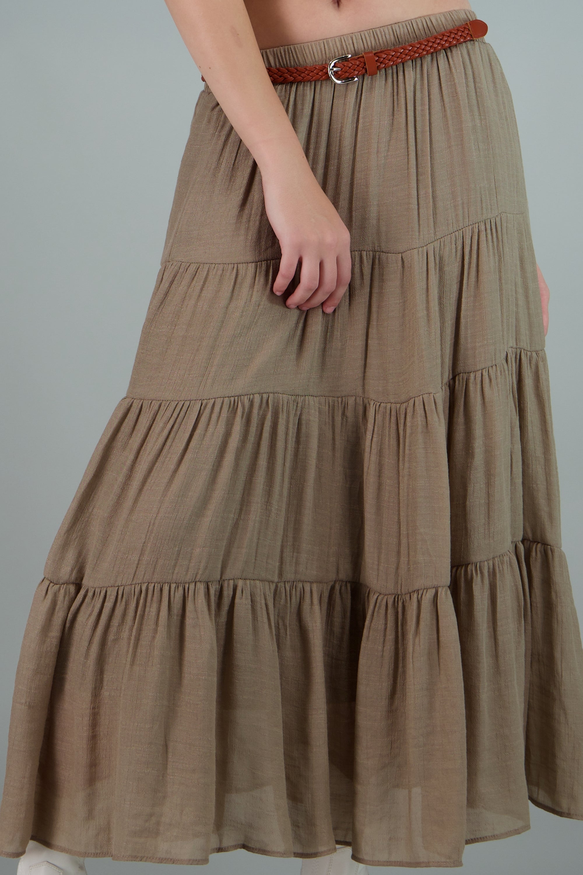 Falda midi con cinturon BEIGE