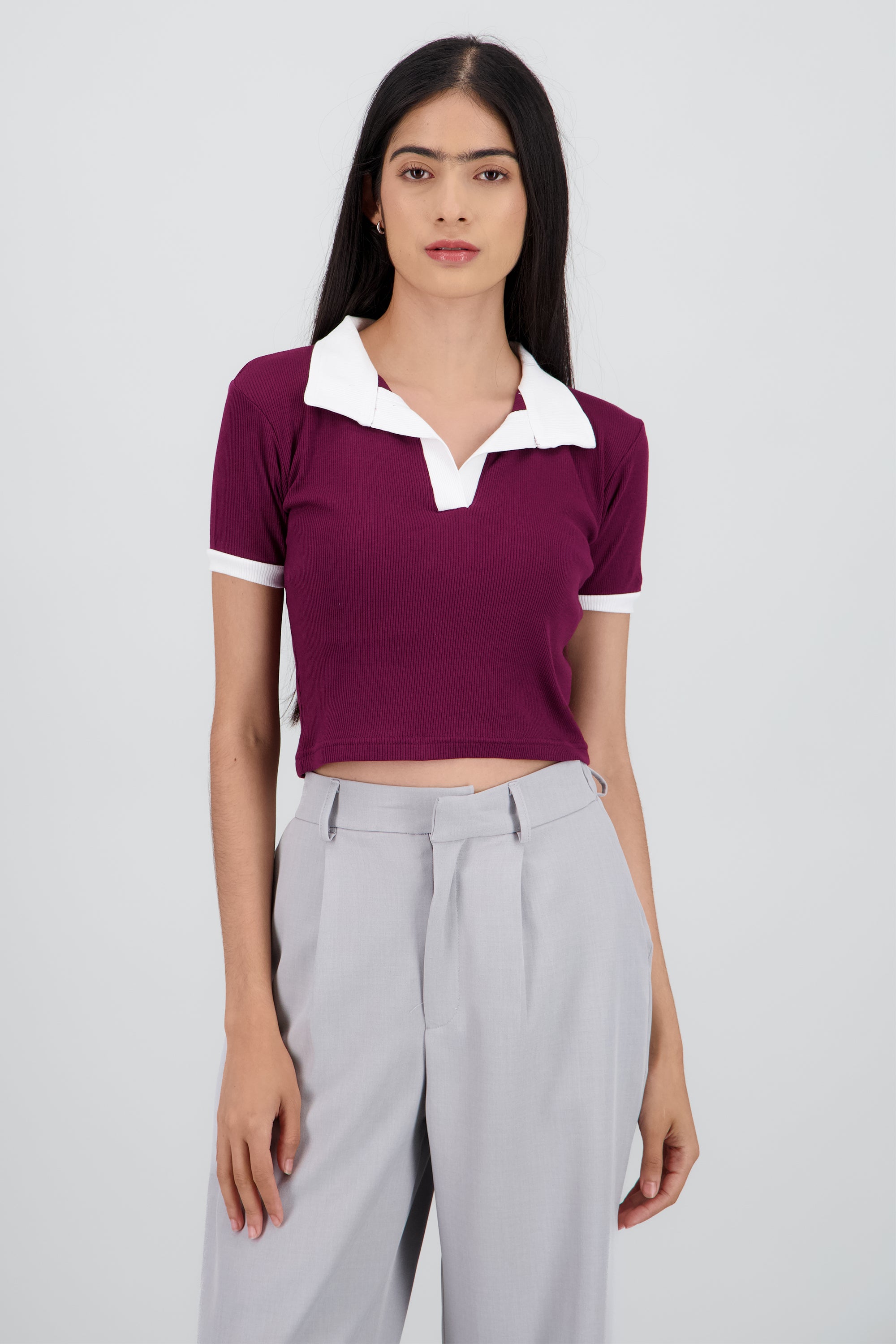 Top cuello polo contraste en mangas CIRUELA