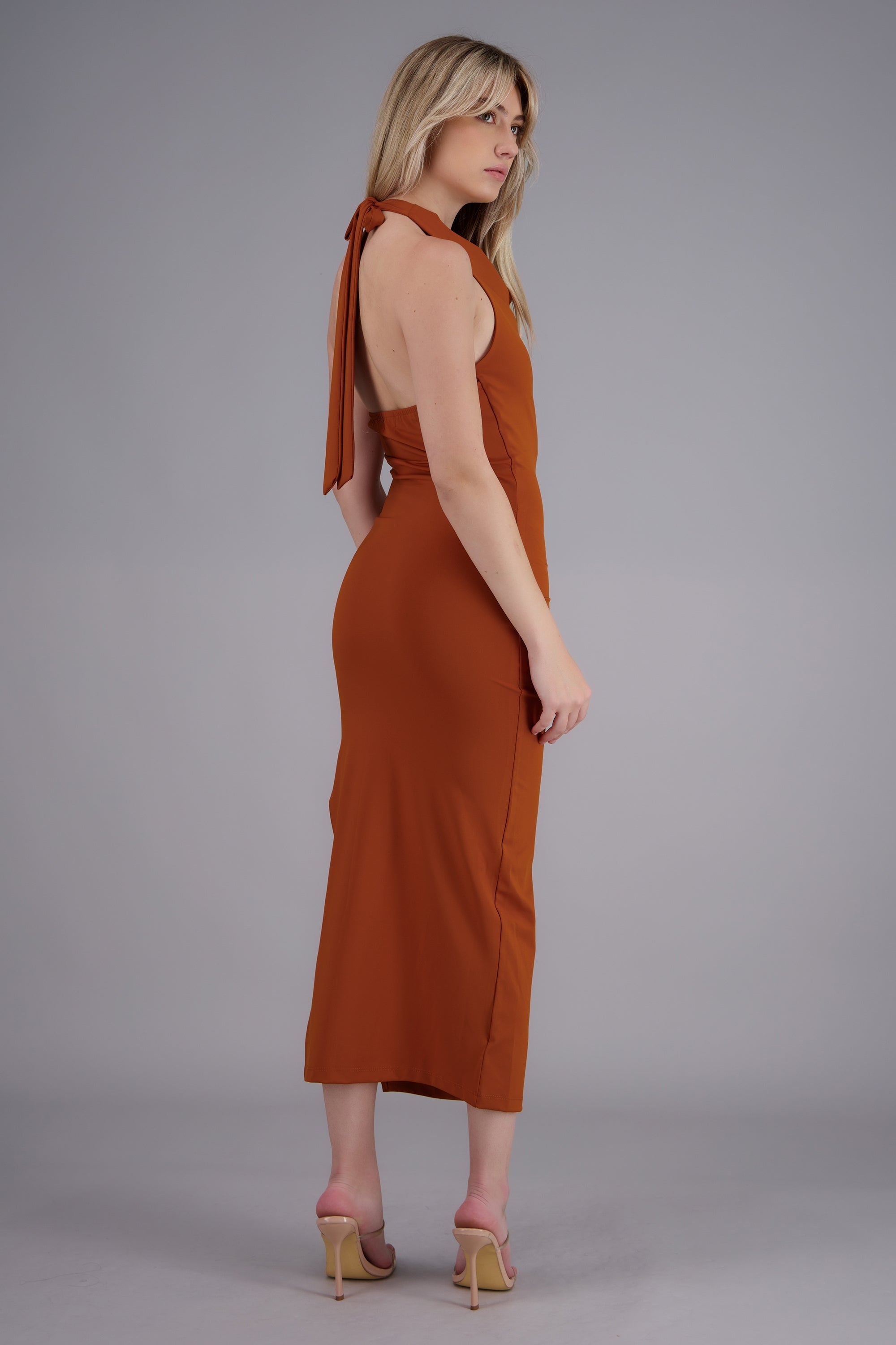 Vestido halter escote cascada maxi COBRE