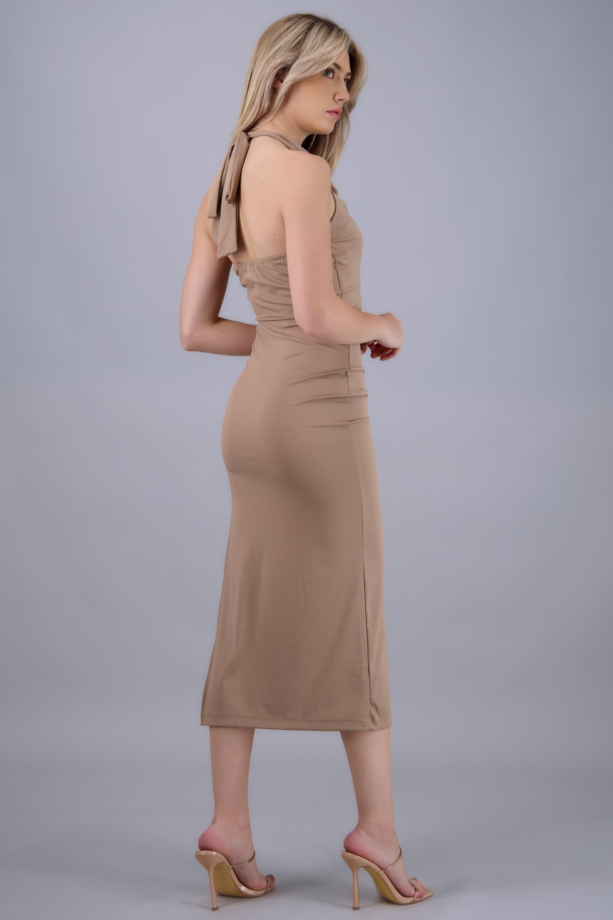 Vestido halter escote cascada maxi CAFE