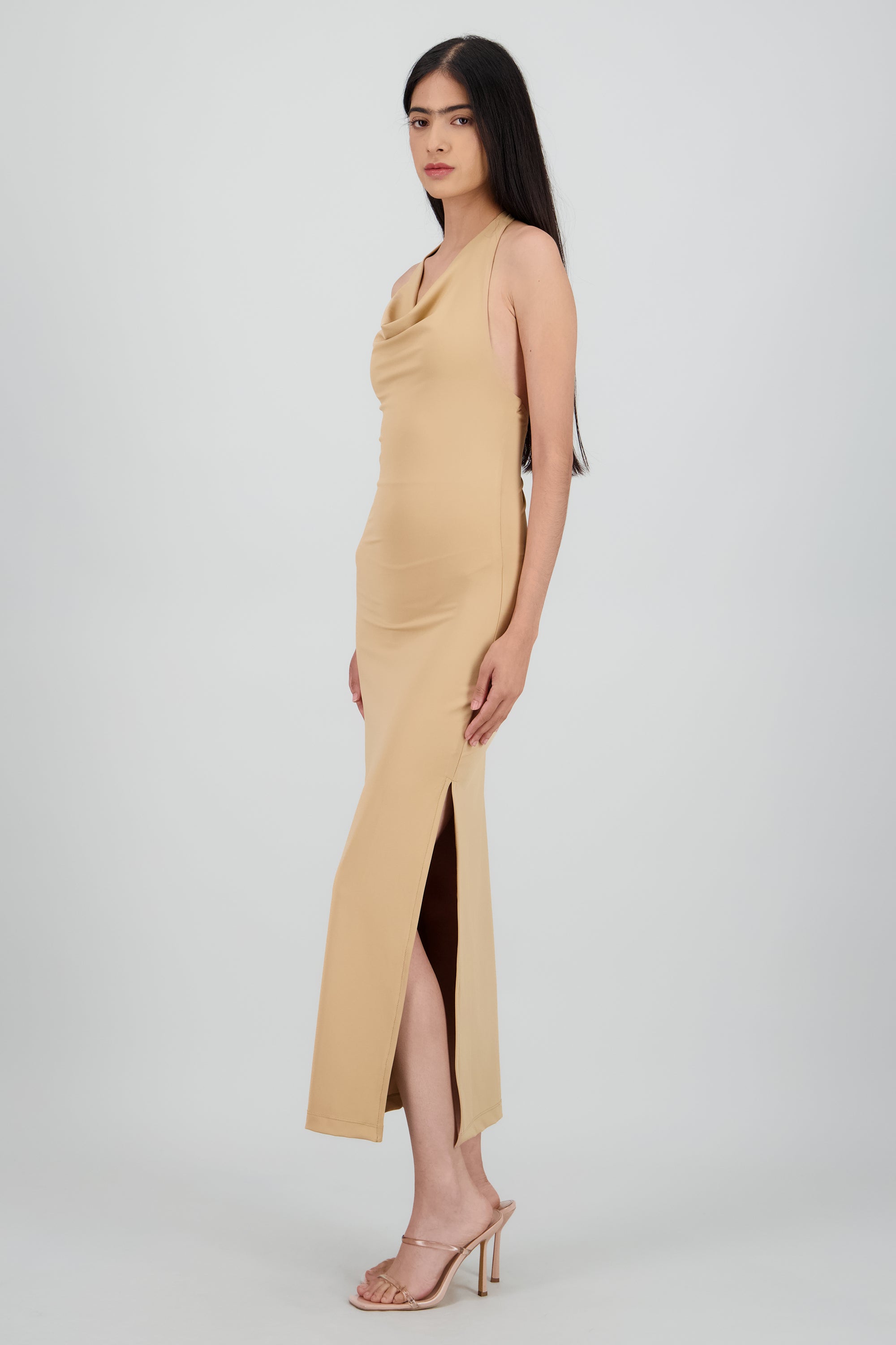 Vestido halter escote cascada maxi TAN