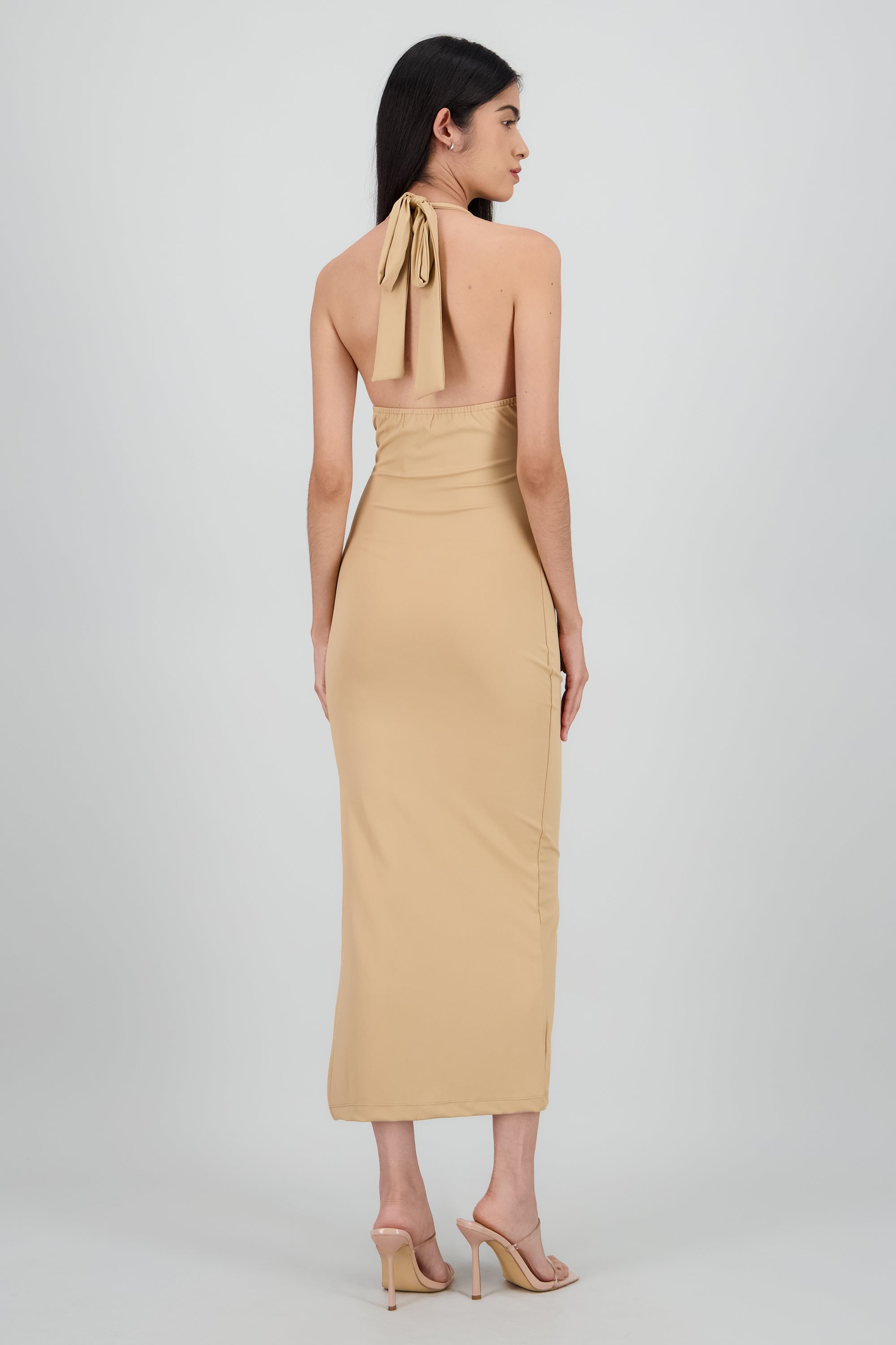 Vestido halter escote cascada maxi TAN