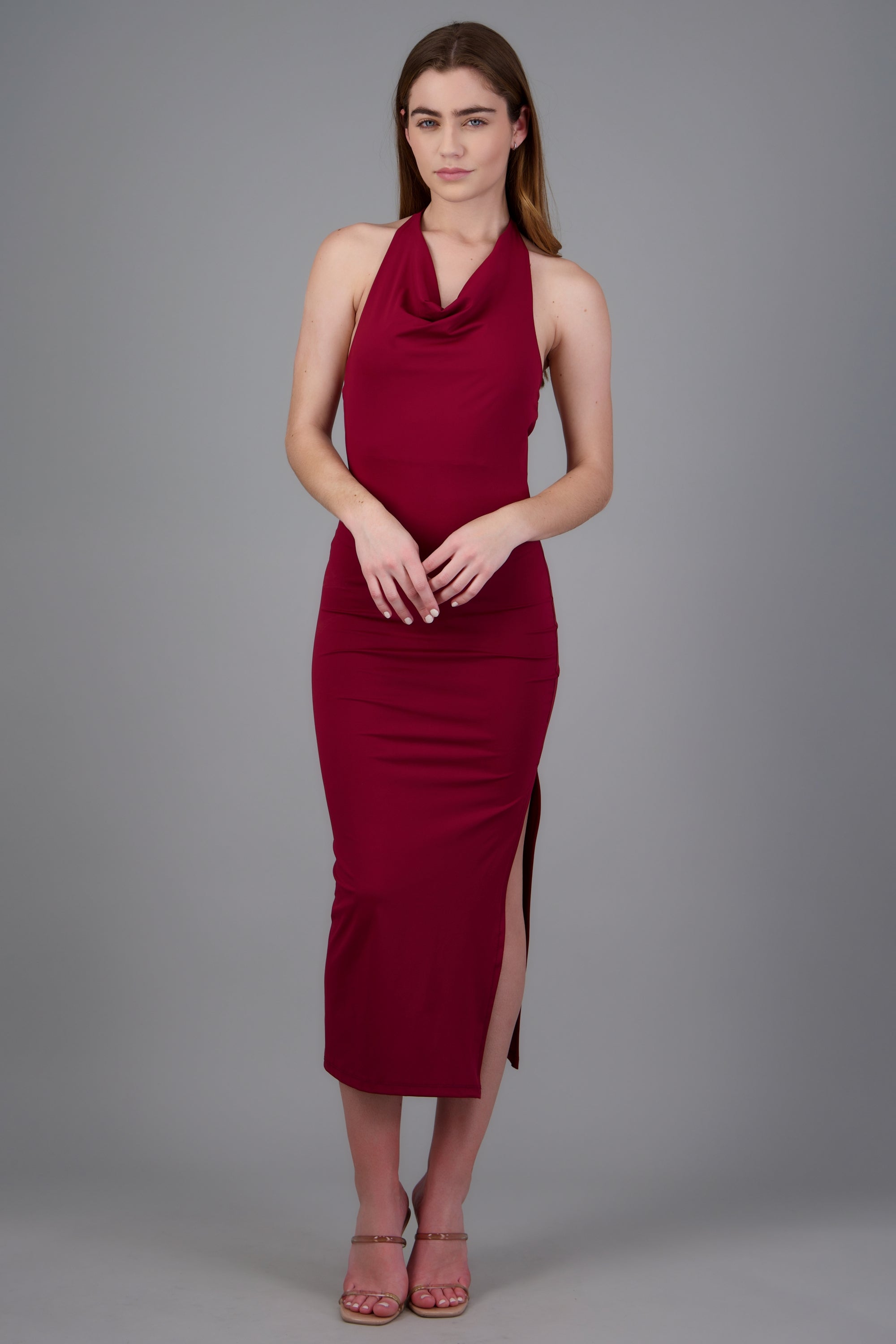 Vestido halter escote cascada maxi VINO