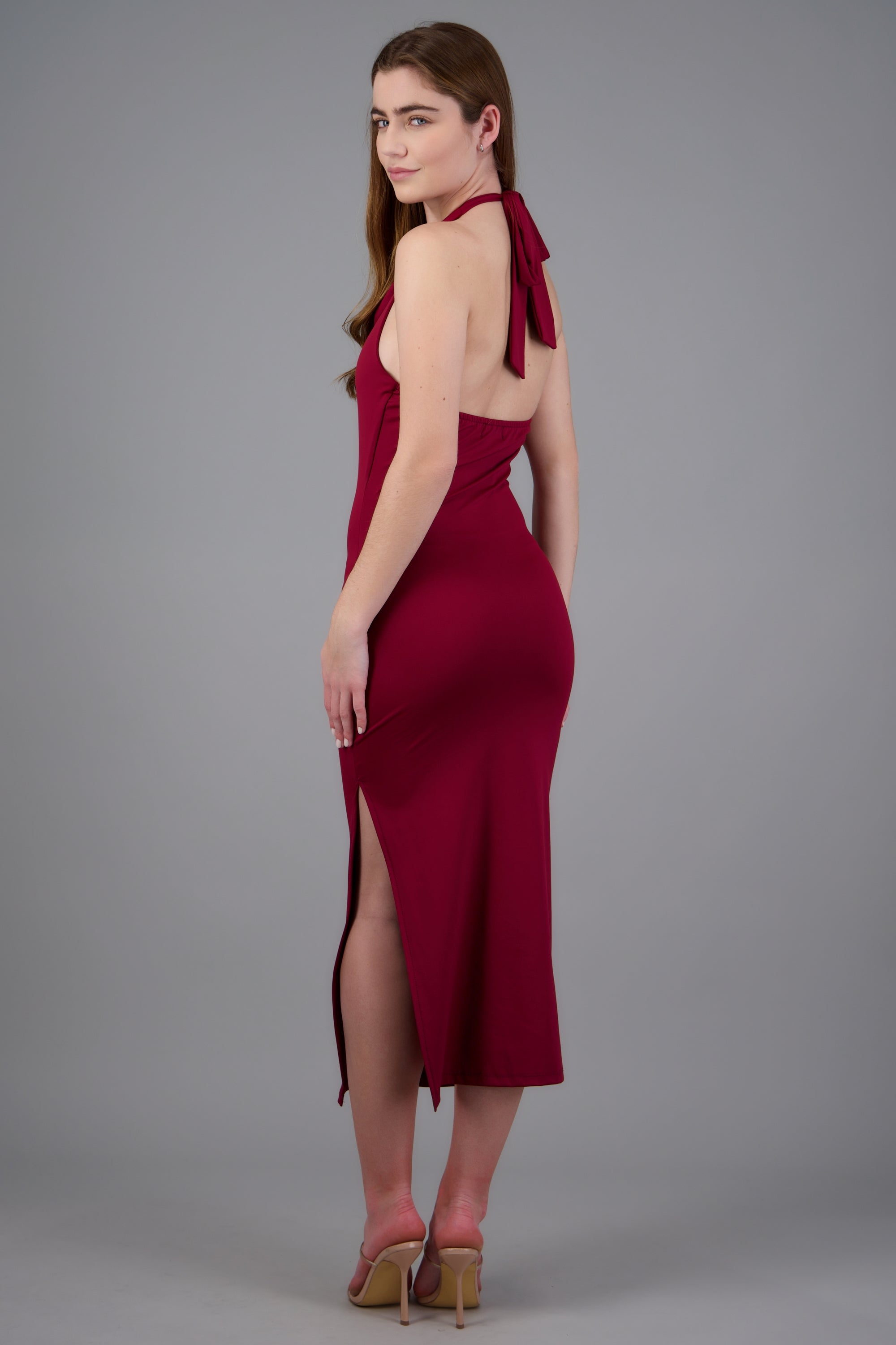 Vestido halter escote cascada maxi VINO