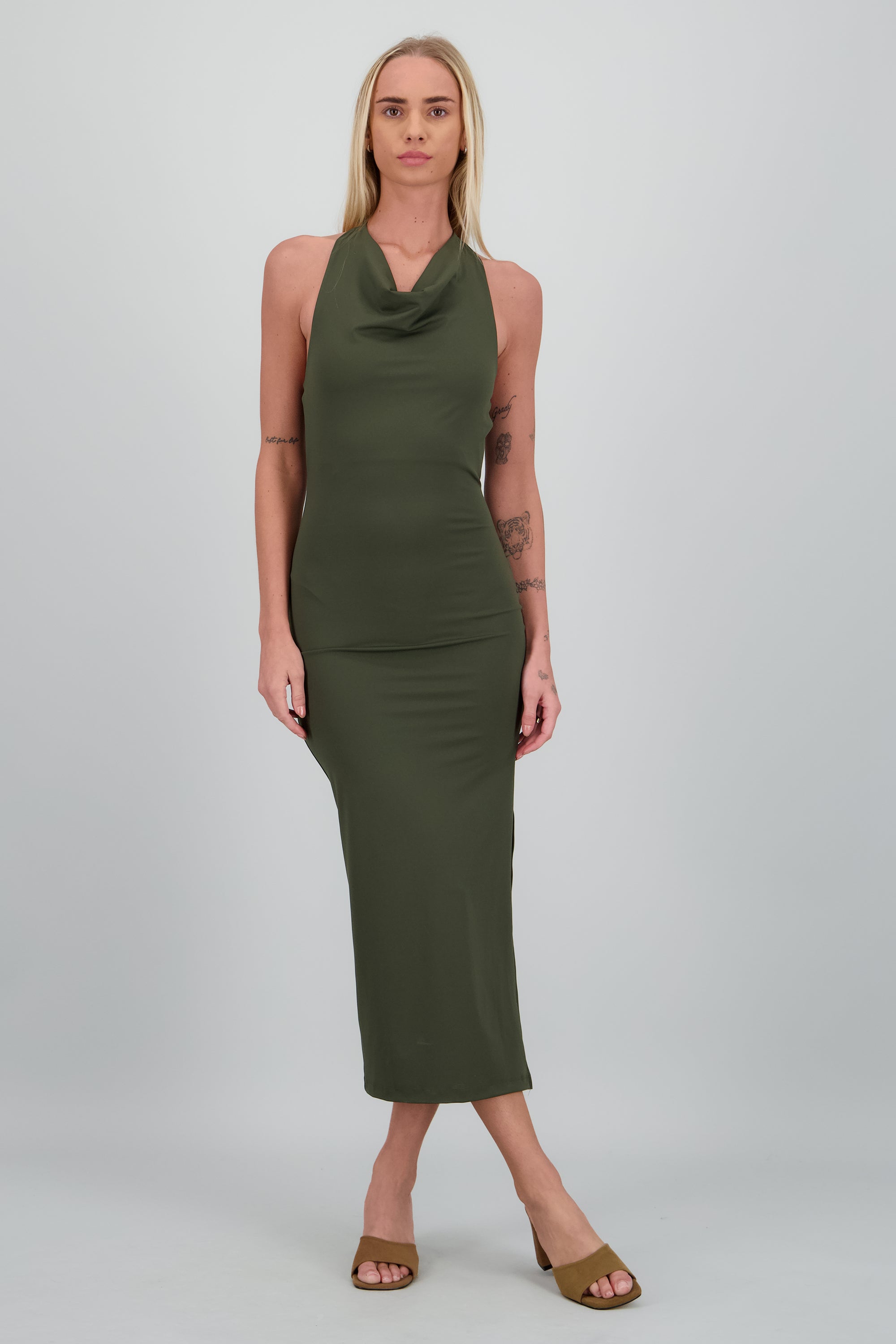 Vestido halter escote cascada maxi OLIVO