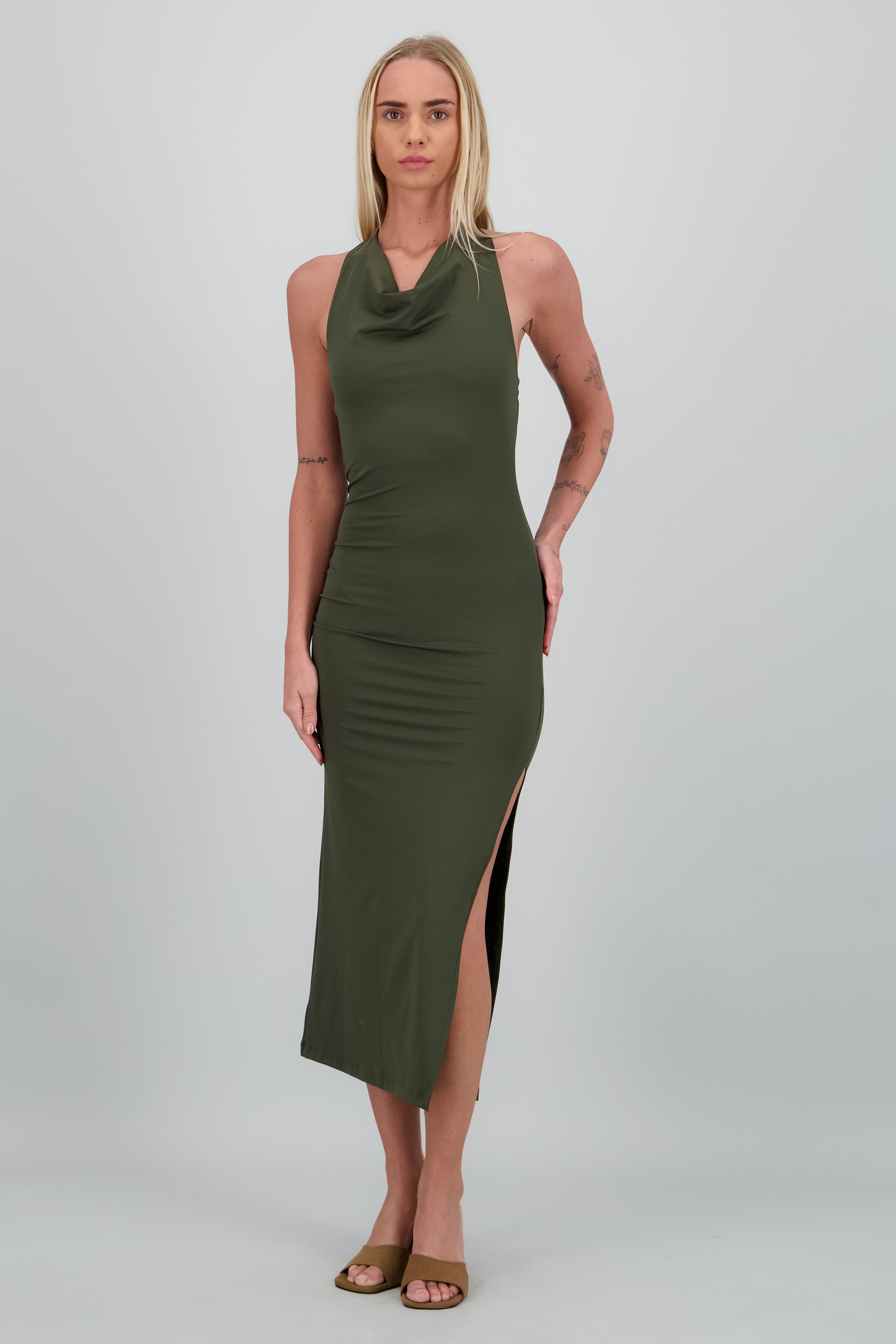 Vestido halter escote cascada maxi OLIVO