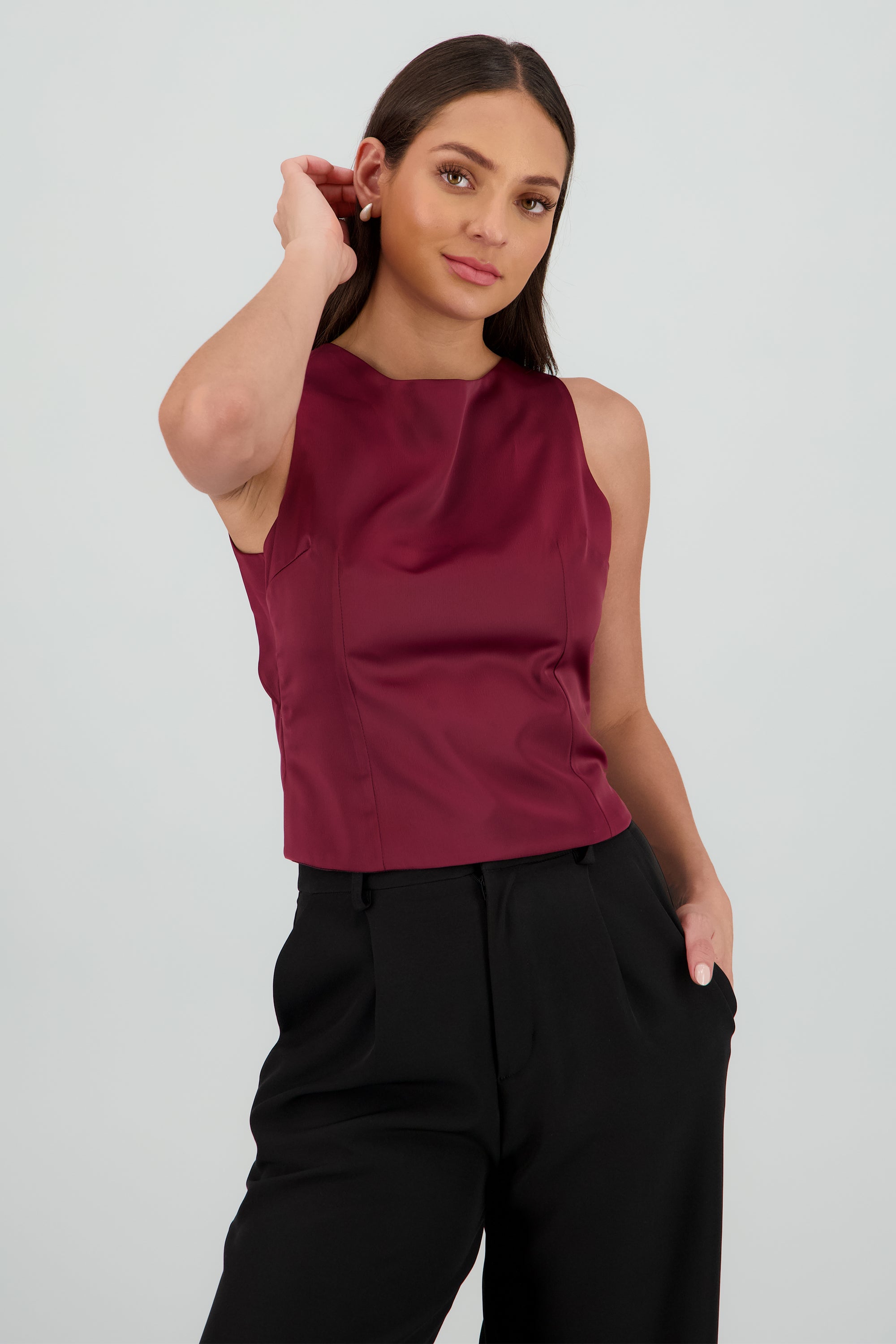 Top espalda descubierta detalle botones VINO