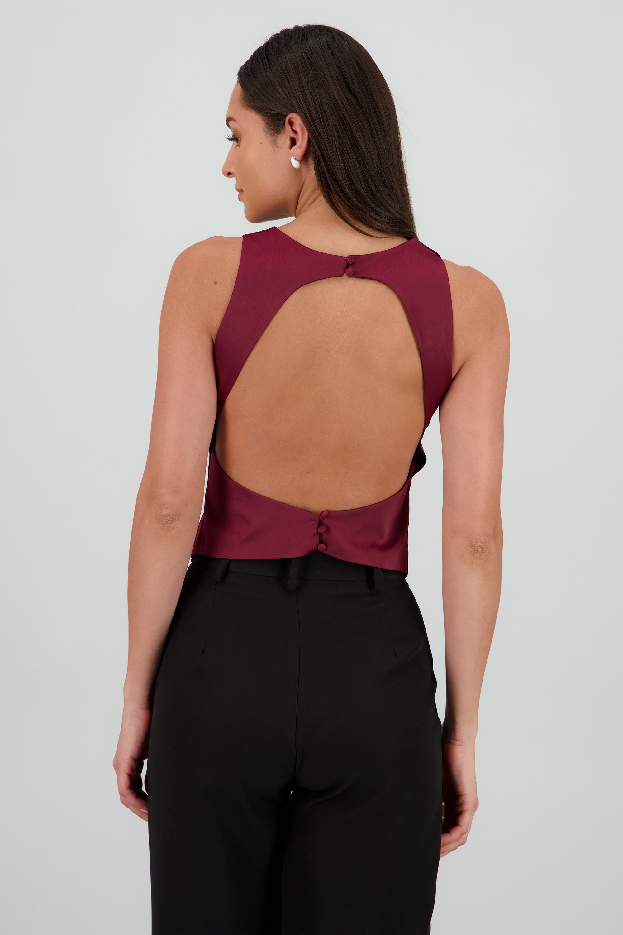 Top espalda descubierta detalle botones VINO