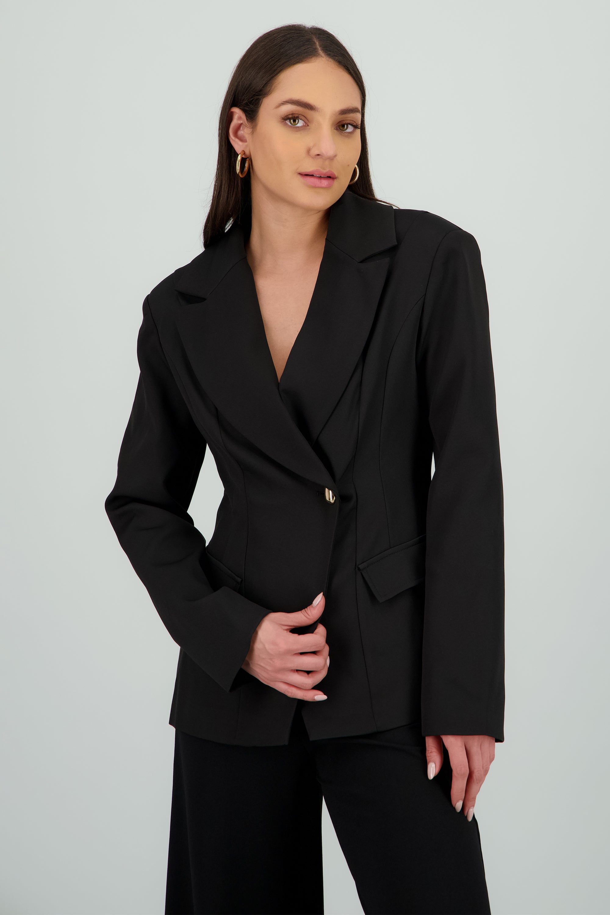 Blazer asimetrico detalle botón NEGRO
