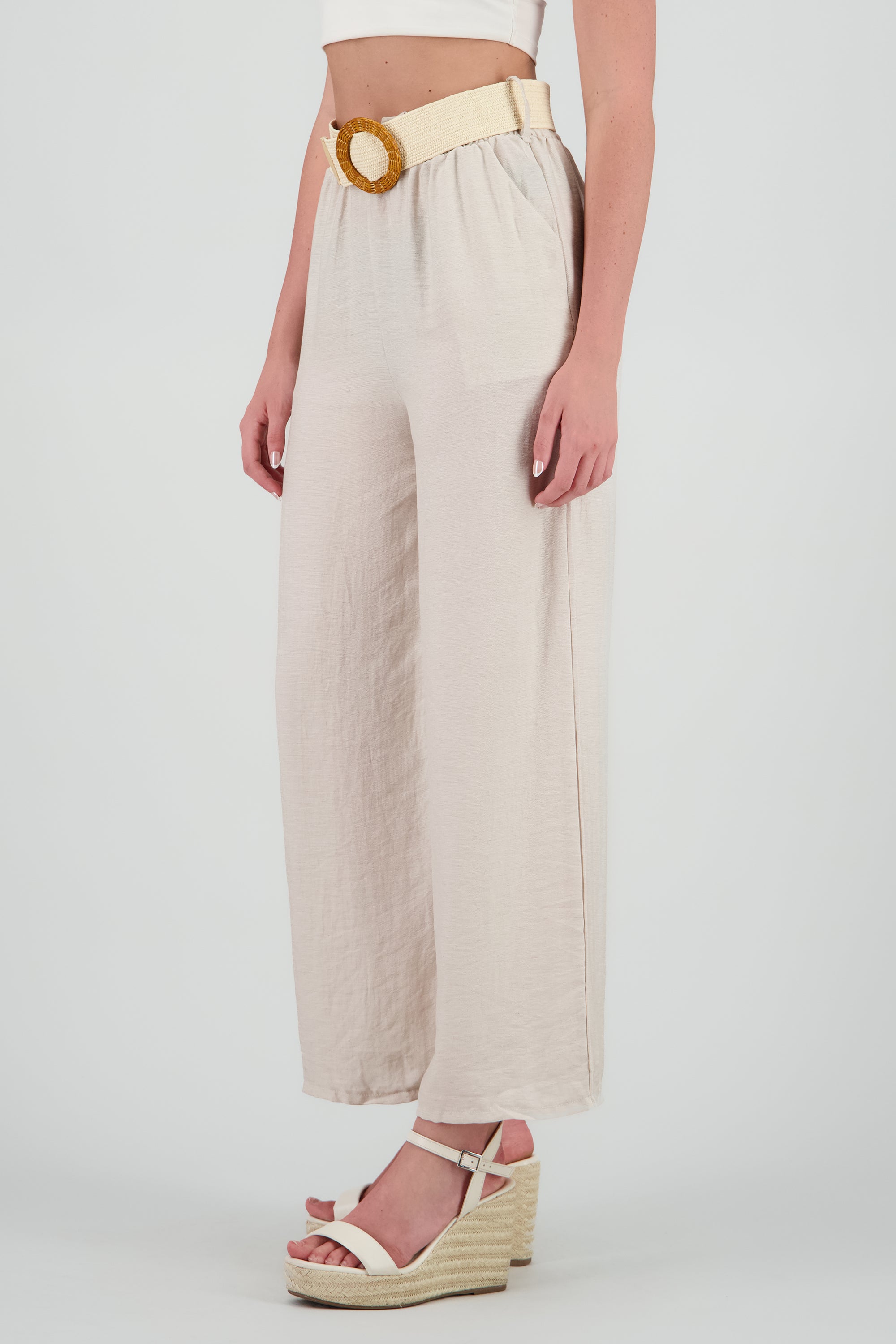 Pantalon liso con cinturon BEIGE
