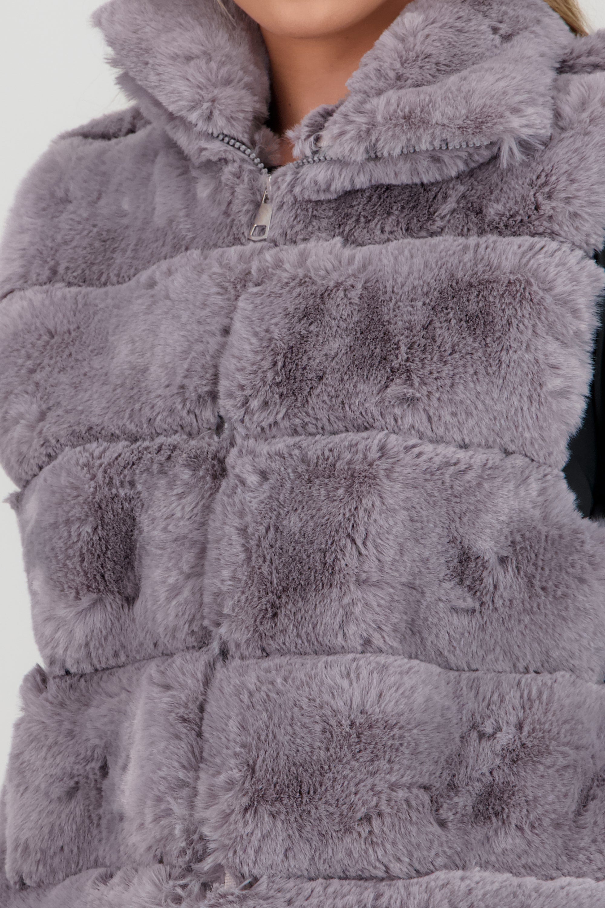 Chaleco efecto pelo GRIS OBSCURO