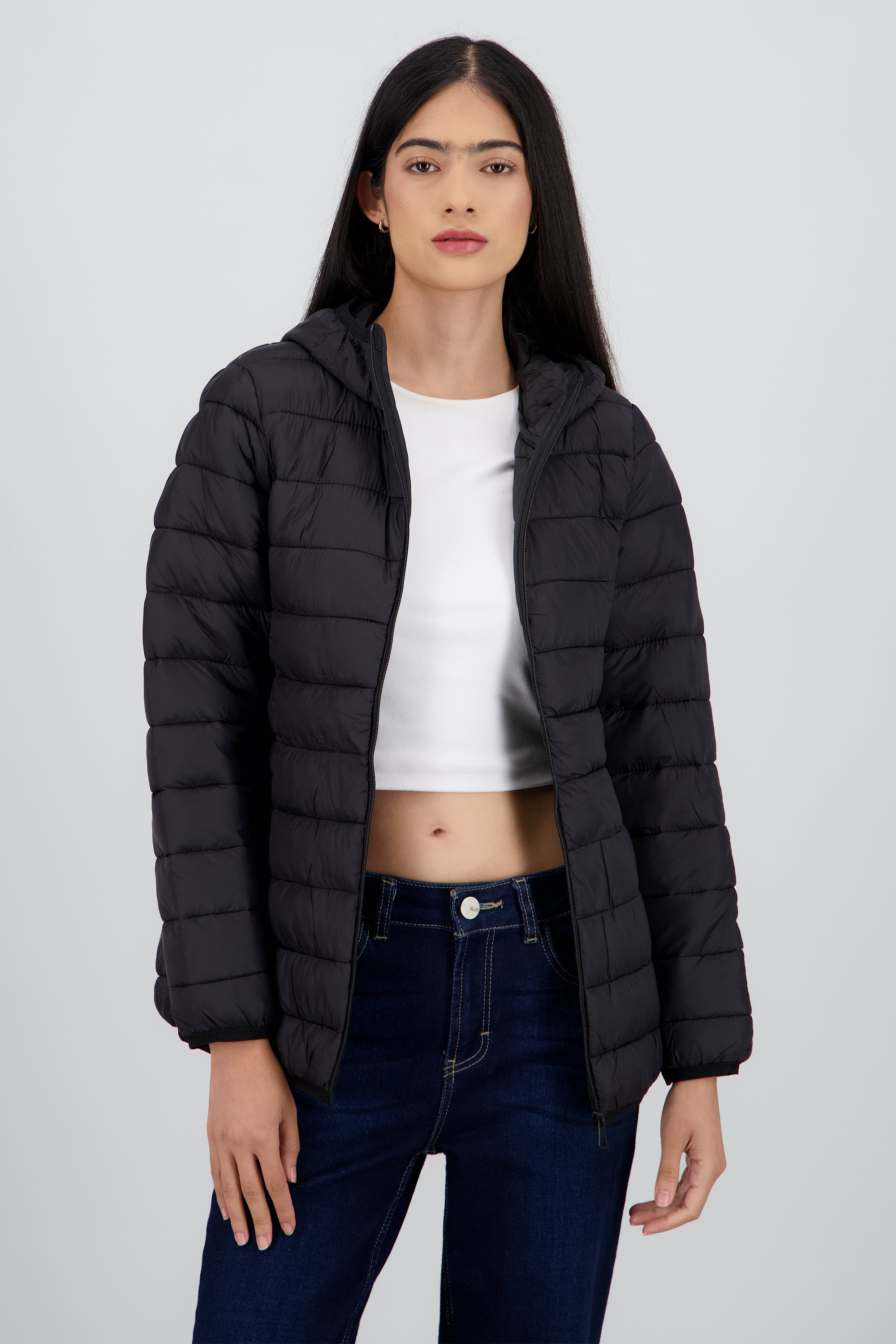 Chamarra capitonada con gorro NEGRO