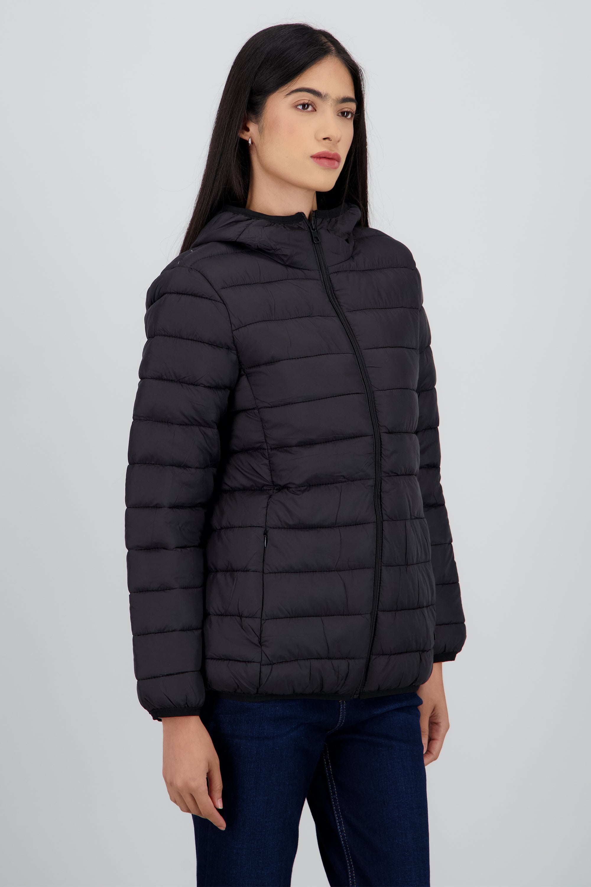 Chamarra capitonada con gorro NEGRO