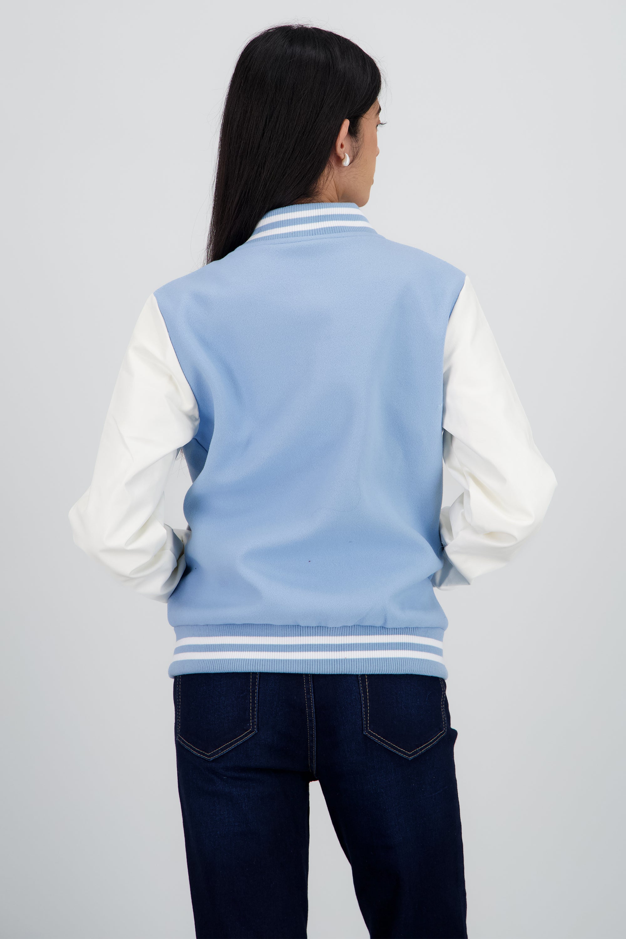 Chamarra bomber mangas efecto piel AZUL PASTEL