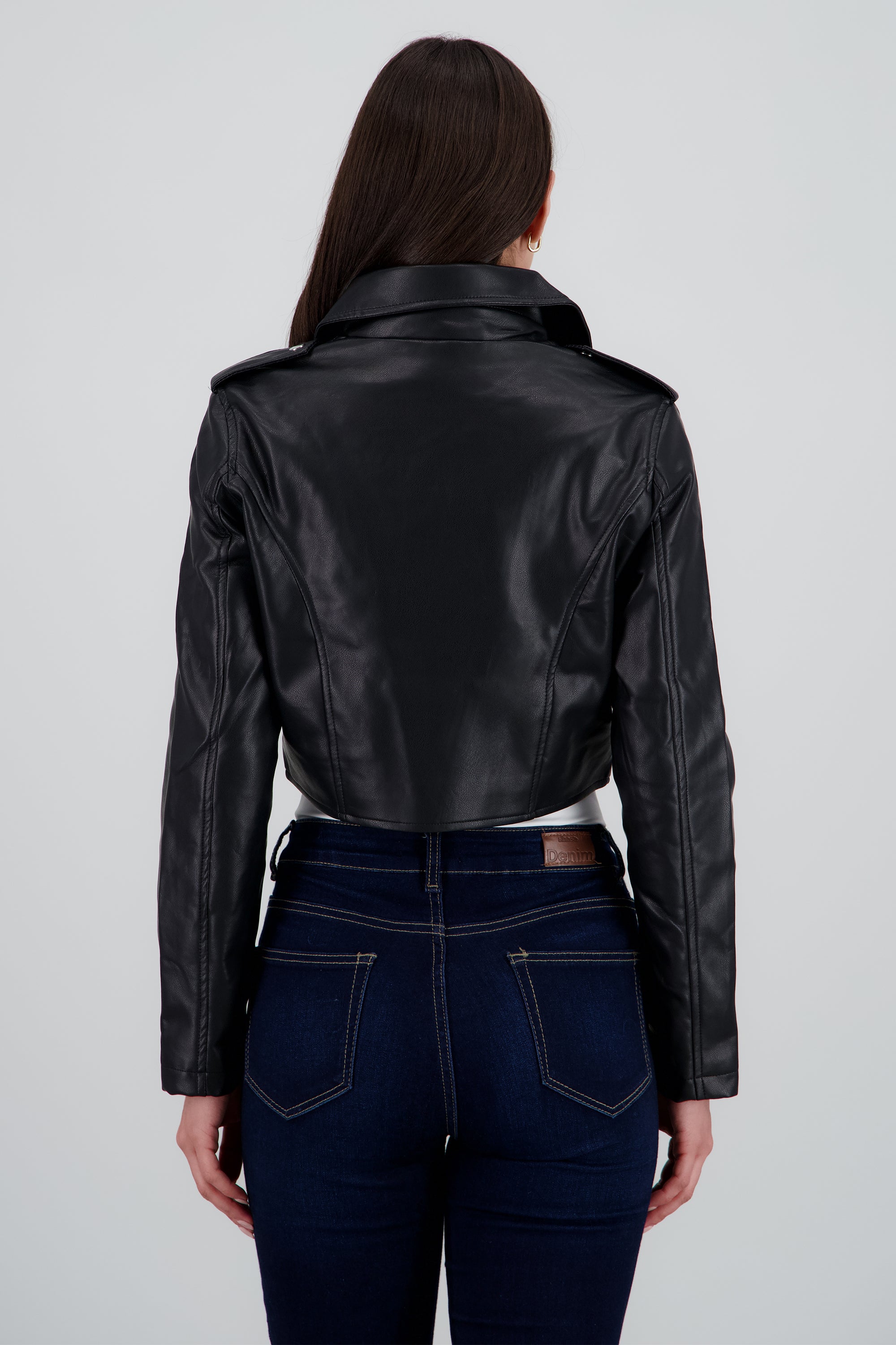 Chamarra efecto piel corta NEGRO