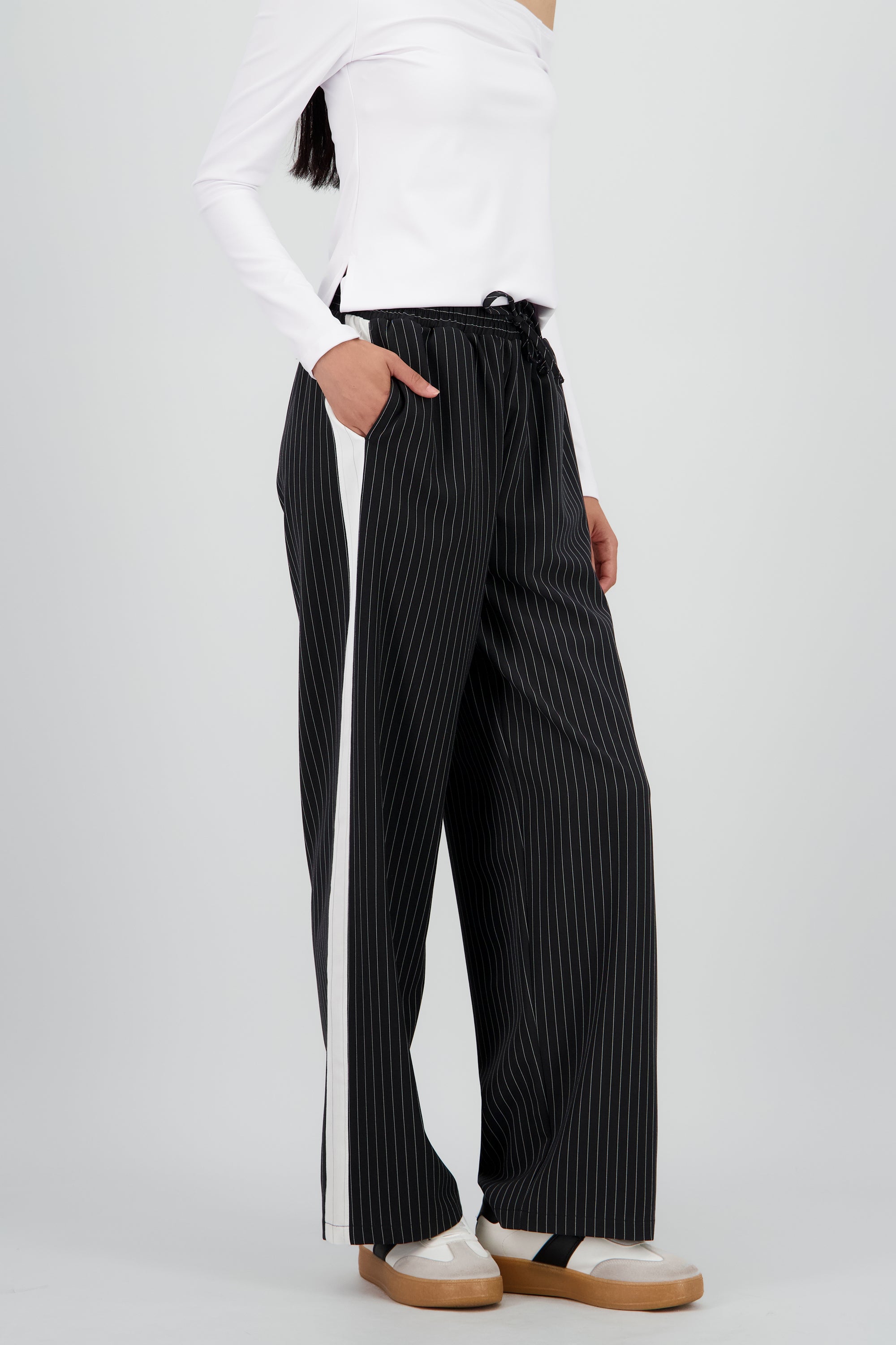 Pantalon amplio det raya a contraste NEGRO COMBO