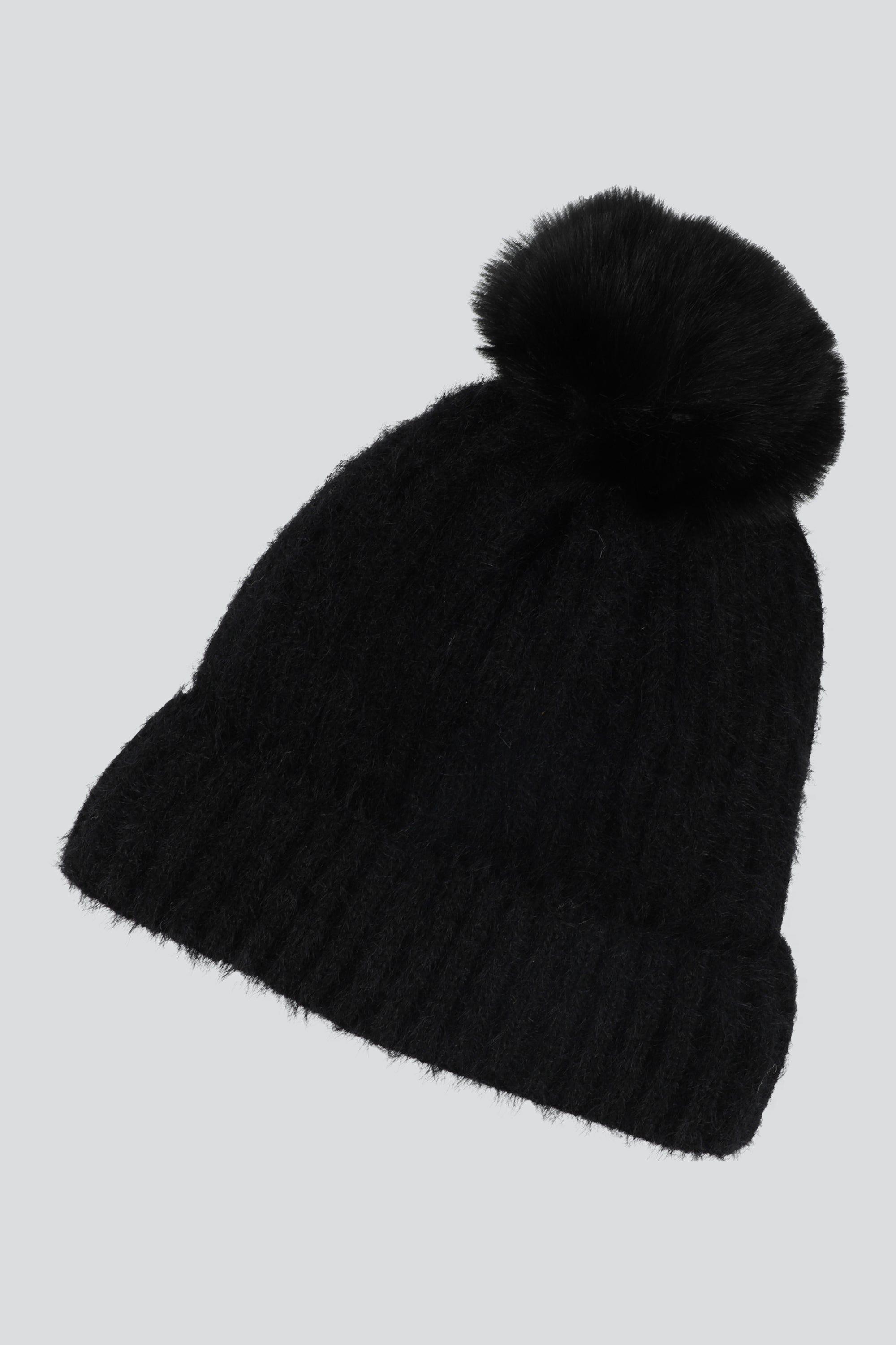 Beanie tejido fluffy NEGRO