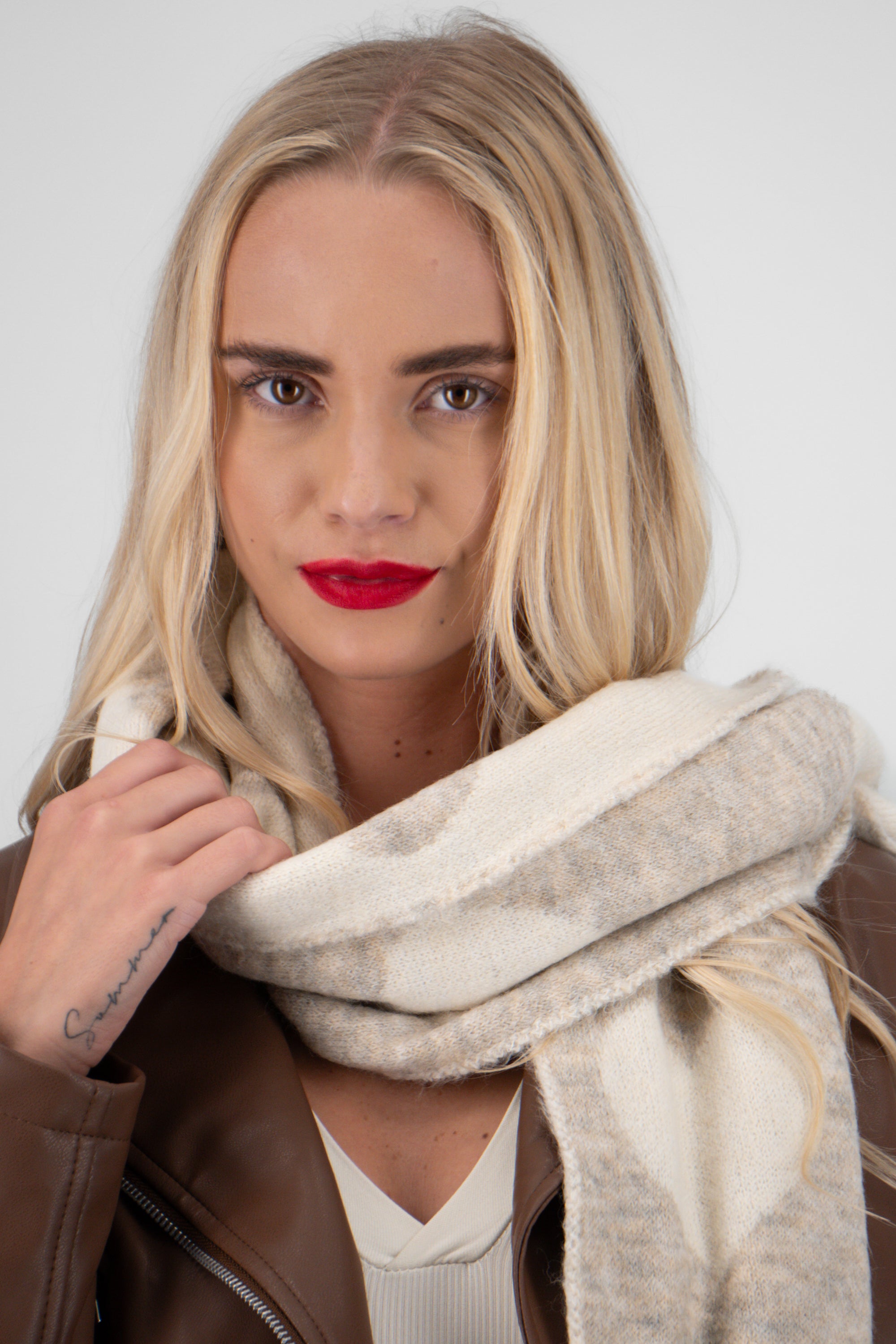 Bufanda corazones BEIGE